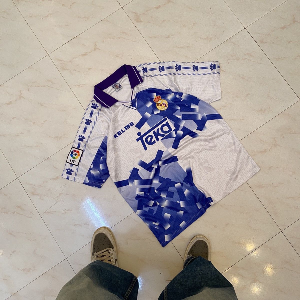 Vintage Rare!!! Real Madrid 1996-1997 Third Football Shirt Jersey Size US S / EU 44-46 / 1 - 1 Thumbnail