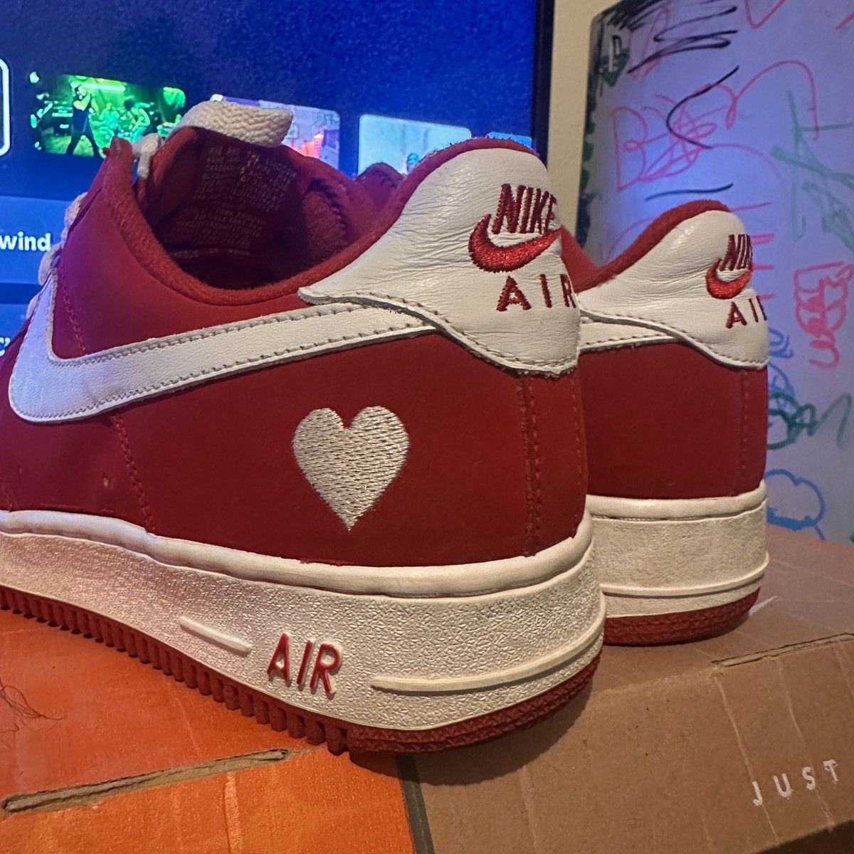 Nike Nike Air Force 1 Valentines Day 2003 wmns Size US 9.5 / EU 42-43 - 3 Thumbnail