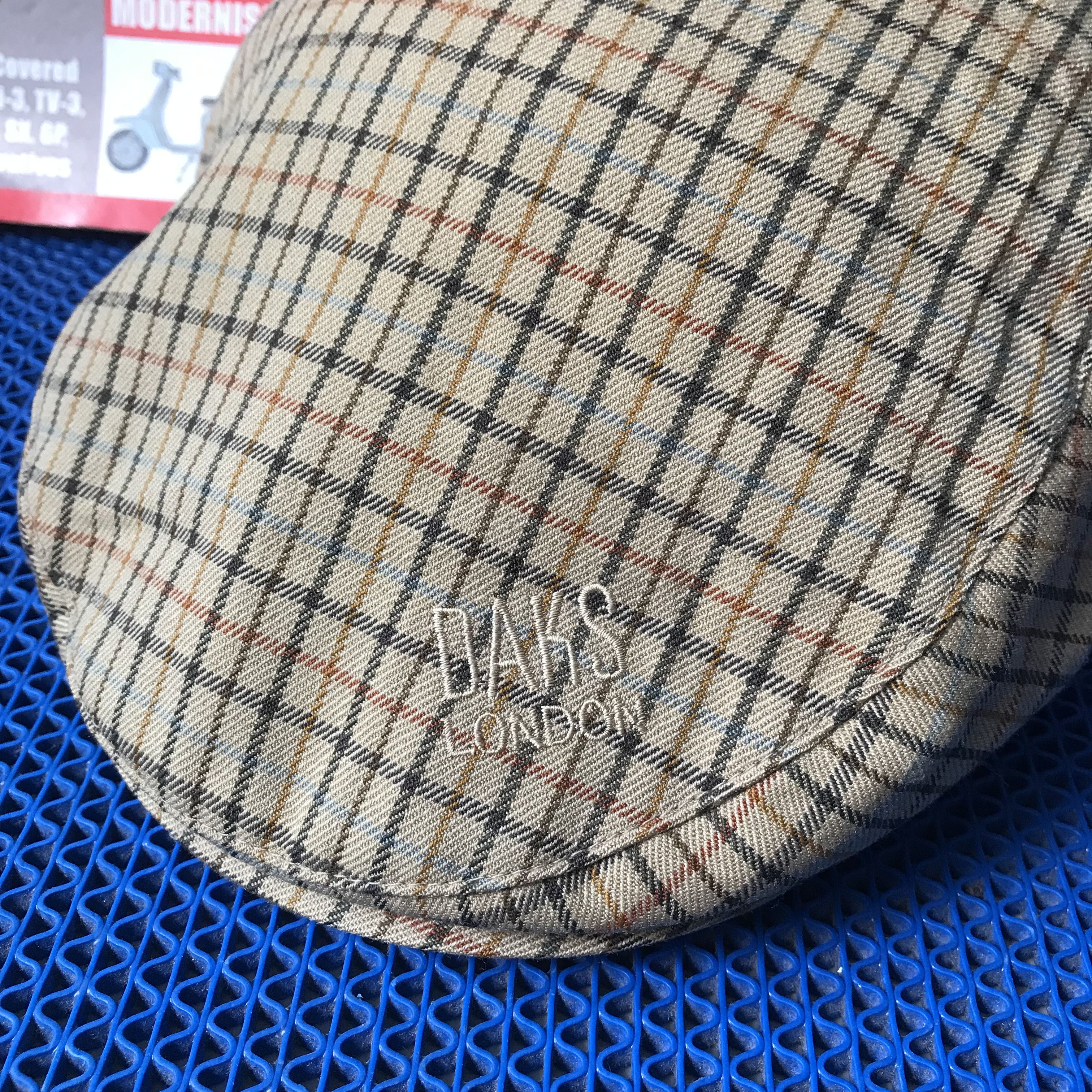 DAKS Vintage Daks London Ruppert Prince of wales check flat cap Size ONE SIZE - 3 Thumbnail