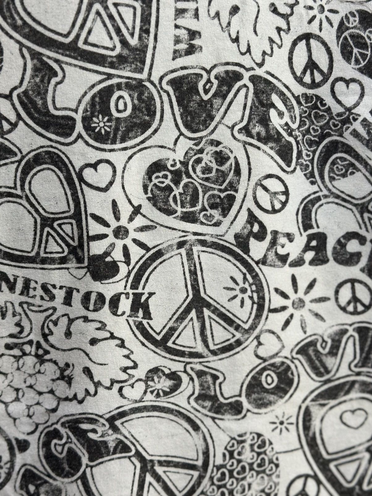 Vintage Vintage Winestock Peace Over Print Tee Size US L / EU 52-54 / 3 - 2 Thumbnail