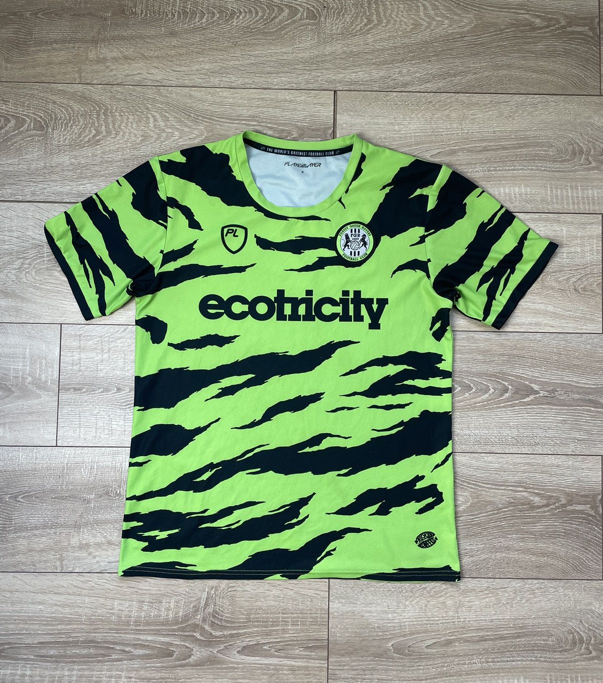 Sports Specialties 2021-22 Forest Green Rovers Home Shirt PlayerLayer S mens Size US S / EU 44-46 / 1 - 1 Thumbnail