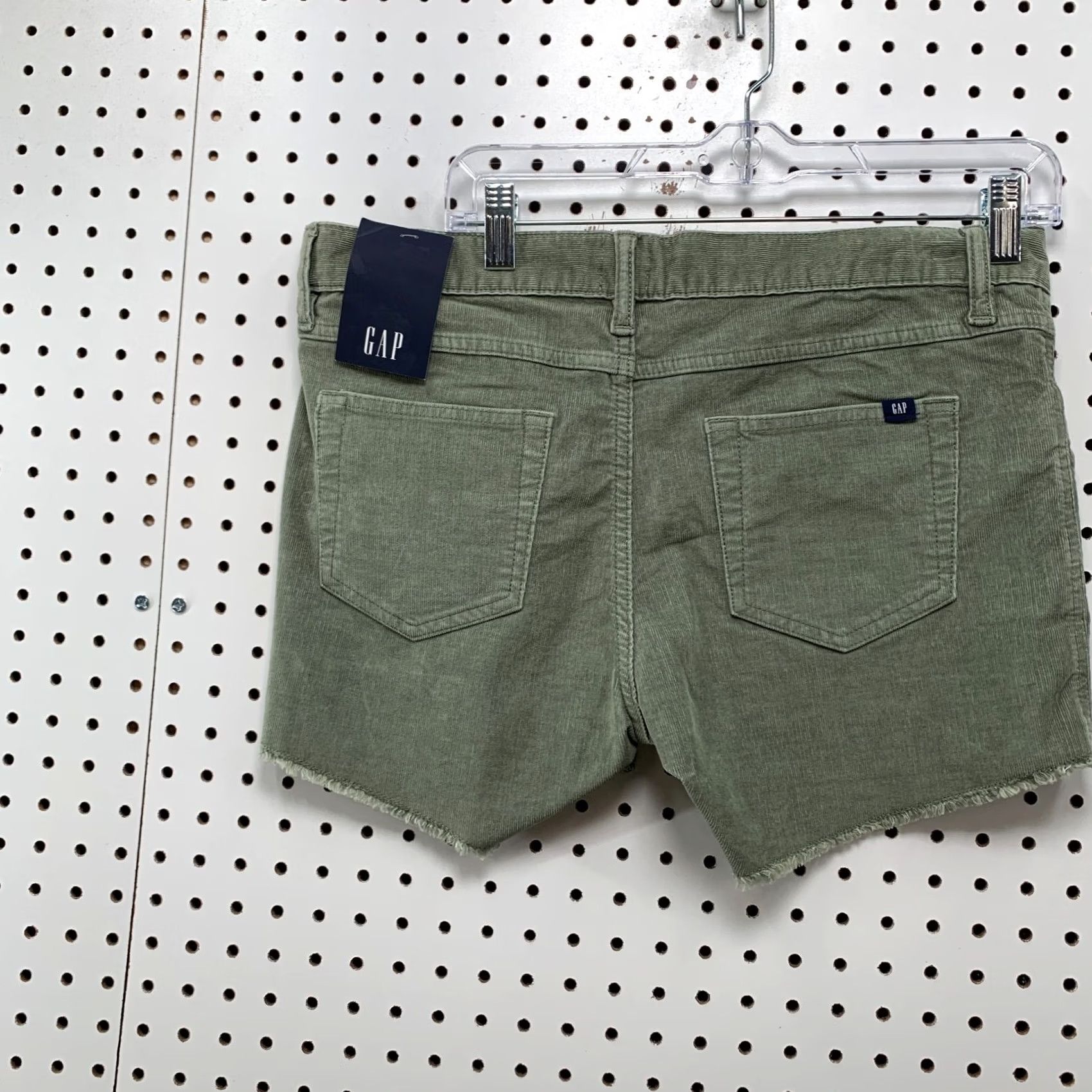 Gap Gap Cut Off Shorts Women 6 Olive Green NWT 32x4 Casual Outdoor Raw Hem Size 28" / US 6 / IT 42 - 5 Thumbnail