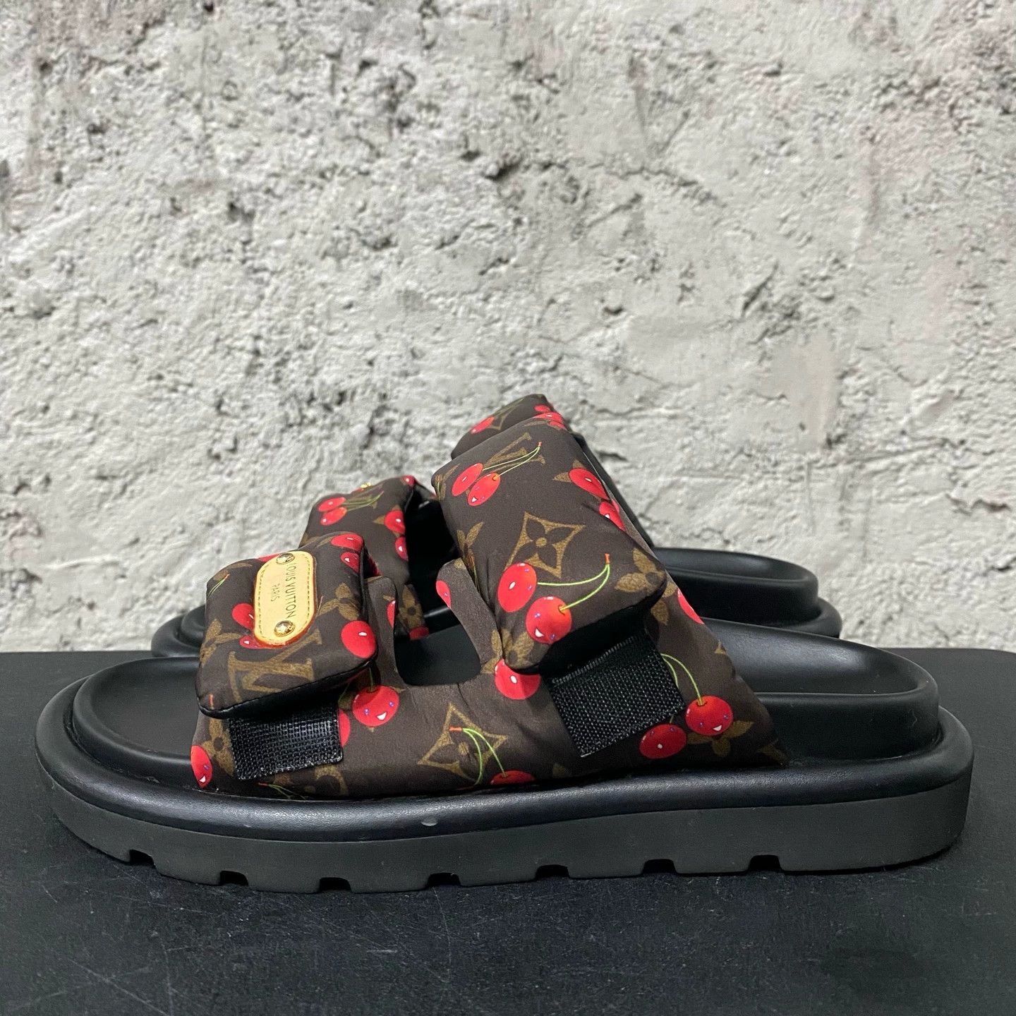 Louis Vuitton LV x Takashi Murakami Velcro Slide Sandals 39 Size US 8.5 / IT 38.5 - 2 Thumbnail