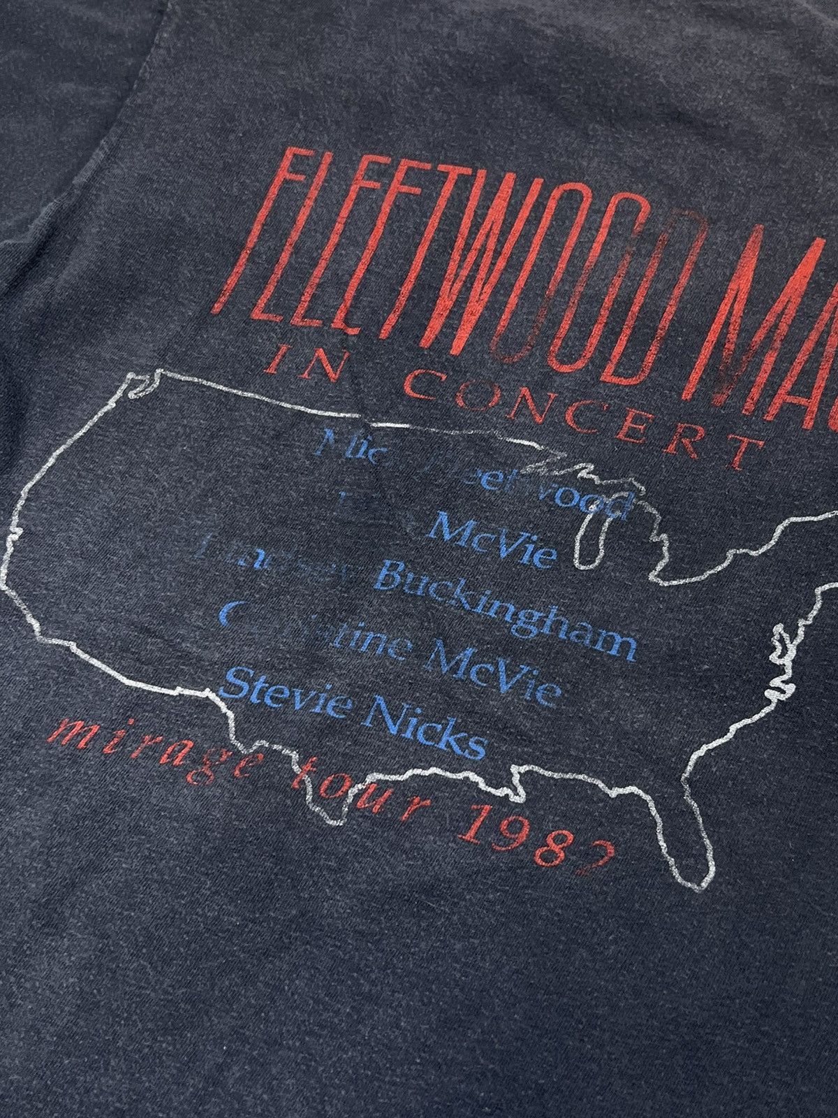 Vintage Vintage 1982 Fleetwood Mac Mirage Tour Penguin T-Shirt Size S / US 4 / IT 40 - 5 Thumbnail