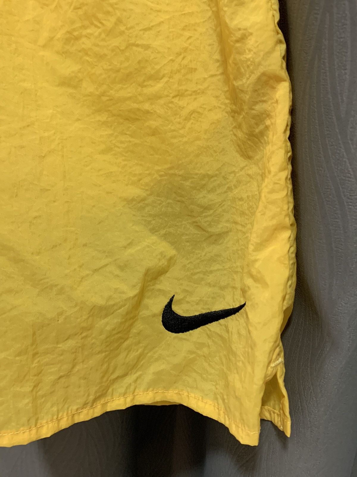 Nike Vintage Nike Swoosh NIKE Spellout Nylon Shorts Rare 90s Size US 30 / EU 46 - 3 Thumbnail