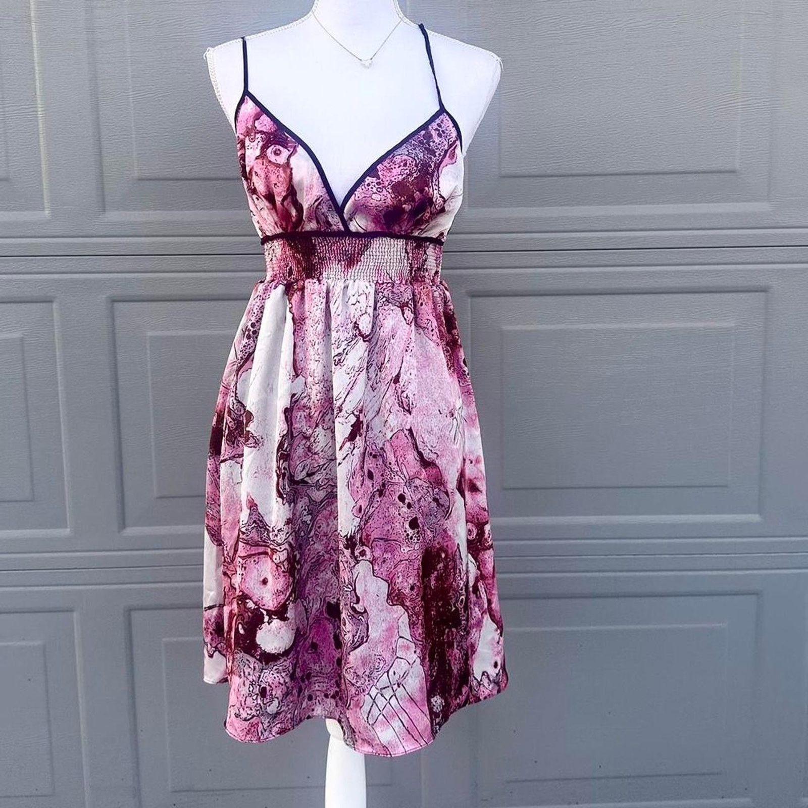 BCBGeneration BCBG Maxazria Vintage Size Medium Beautiful Waist Snatching Size M / US 6-8 / IT 42-44 - 1 Thumbnail