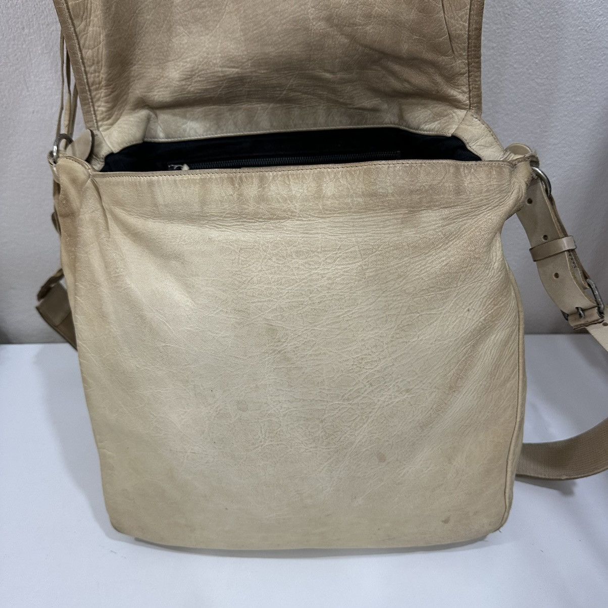 Balenciaga ‼️LASTDROP‼️ BALENCIAGA THE DAY LEATHER SHOULDER BAG Size ONE SIZE - 16 Thumbnail