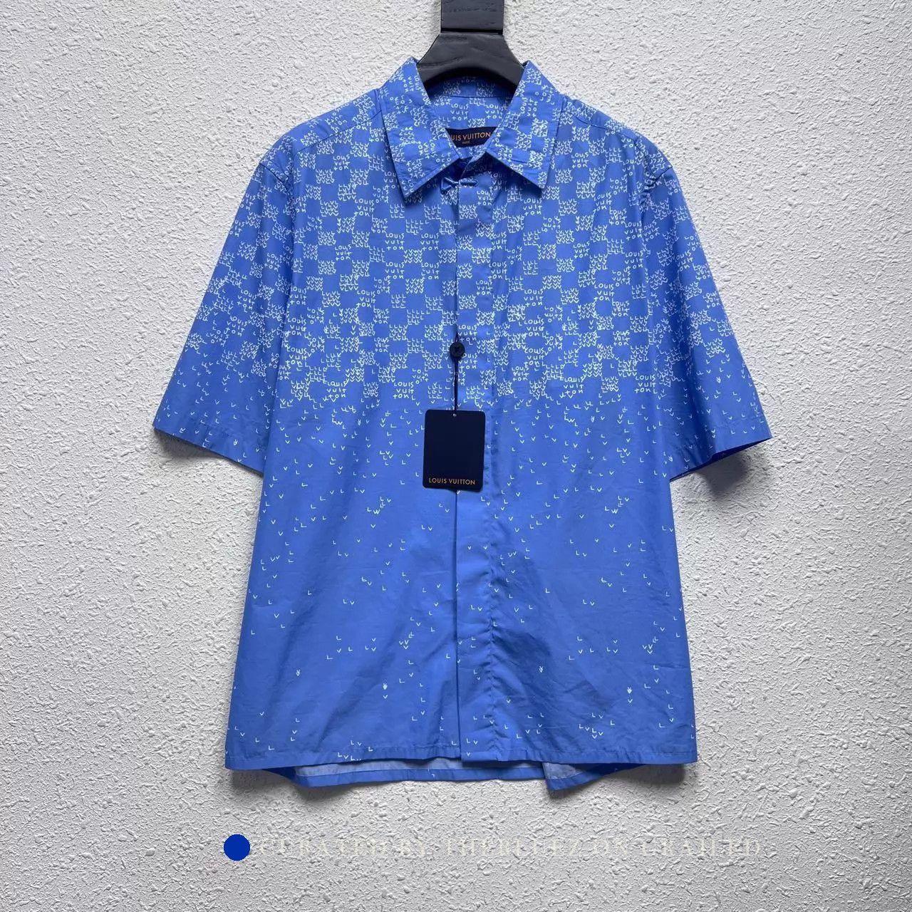 Louis Vuitton Blue Pin Airplane Logo Short Sleeve Shirt Size US S / EU 44-46 / 1 - 1 Thumbnail