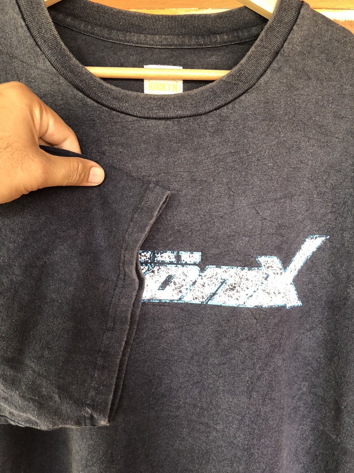 Vintage Vintage Kooky’n Bronx design Bjork Rock Band Shirt Tee Size US L / EU 52-54 / 3 - 3 Thumbnail
