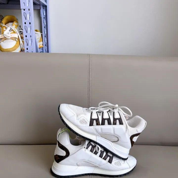 Louis Vuitton Louis Vuitton White Monogram Sneakers -2508 Size US 5.5 / EU 38 - 5 Thumbnail