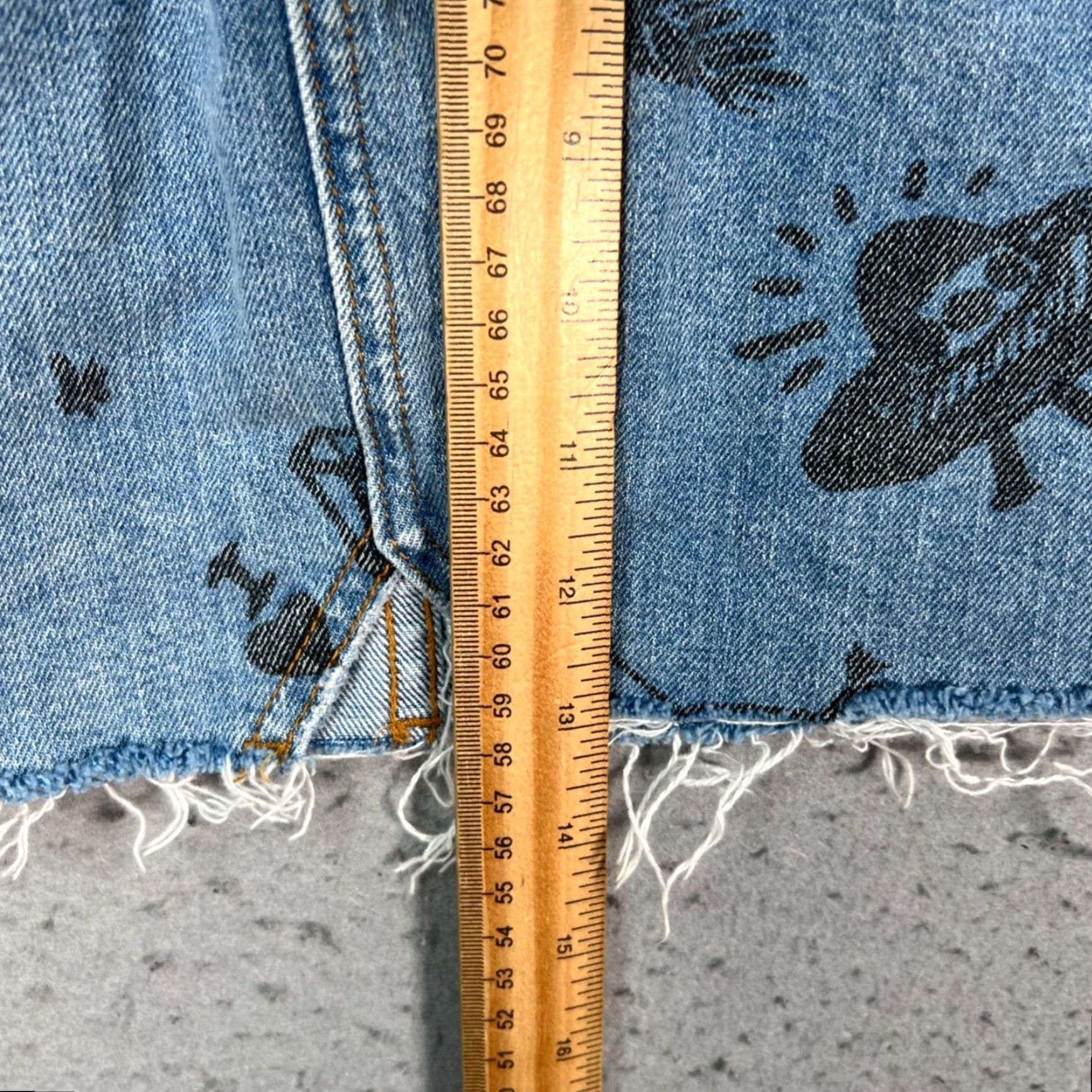 Bdg BDG Womens XS High-Rise Denim Mini Skirt Graphic Print Black Print Raw Hem Blue Cotton Spandex Denim Short Style Mini Skirt Womens XS BDG Size 26" / US 2 / IT 38 - 7 Thumbnail