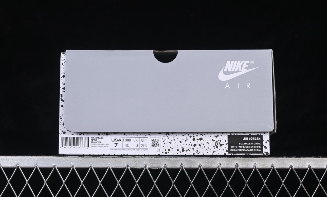Jordan Brand Jordan 5 grey Size US 8 / EU 41 - 2 Thumbnail