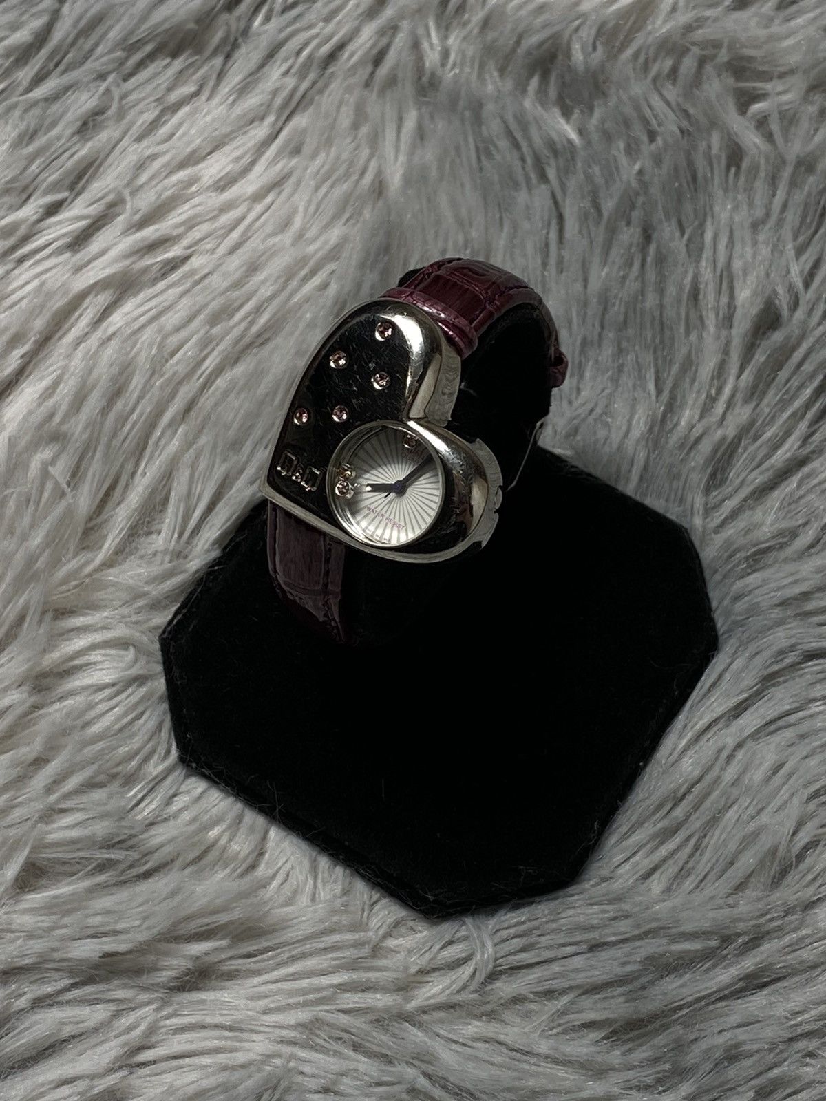 Vintage Heart-Shaped Elegant Watch | Japanese Brand Size ONE SIZE - 1 Thumbnail