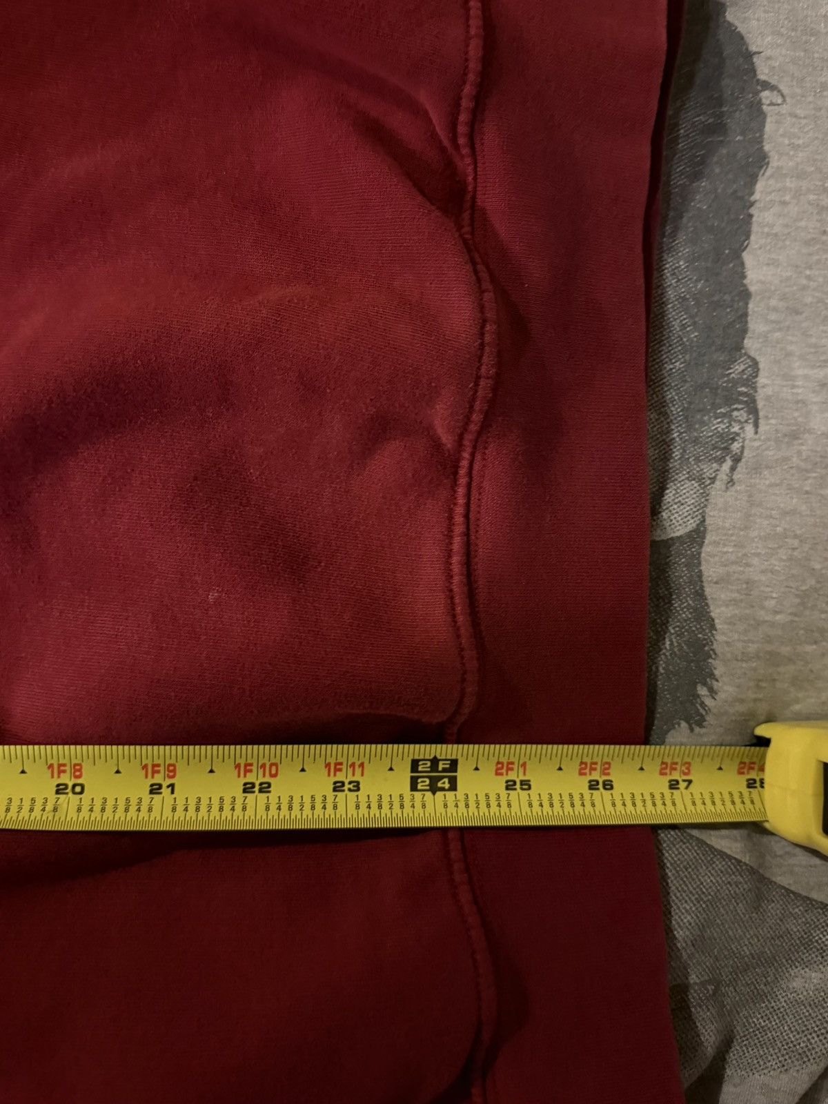 Nike vintage y2k nike silver tag red crewneck xl 2000s silver tag Size US XL / EU 56 / 4 - 7 Thumbnail