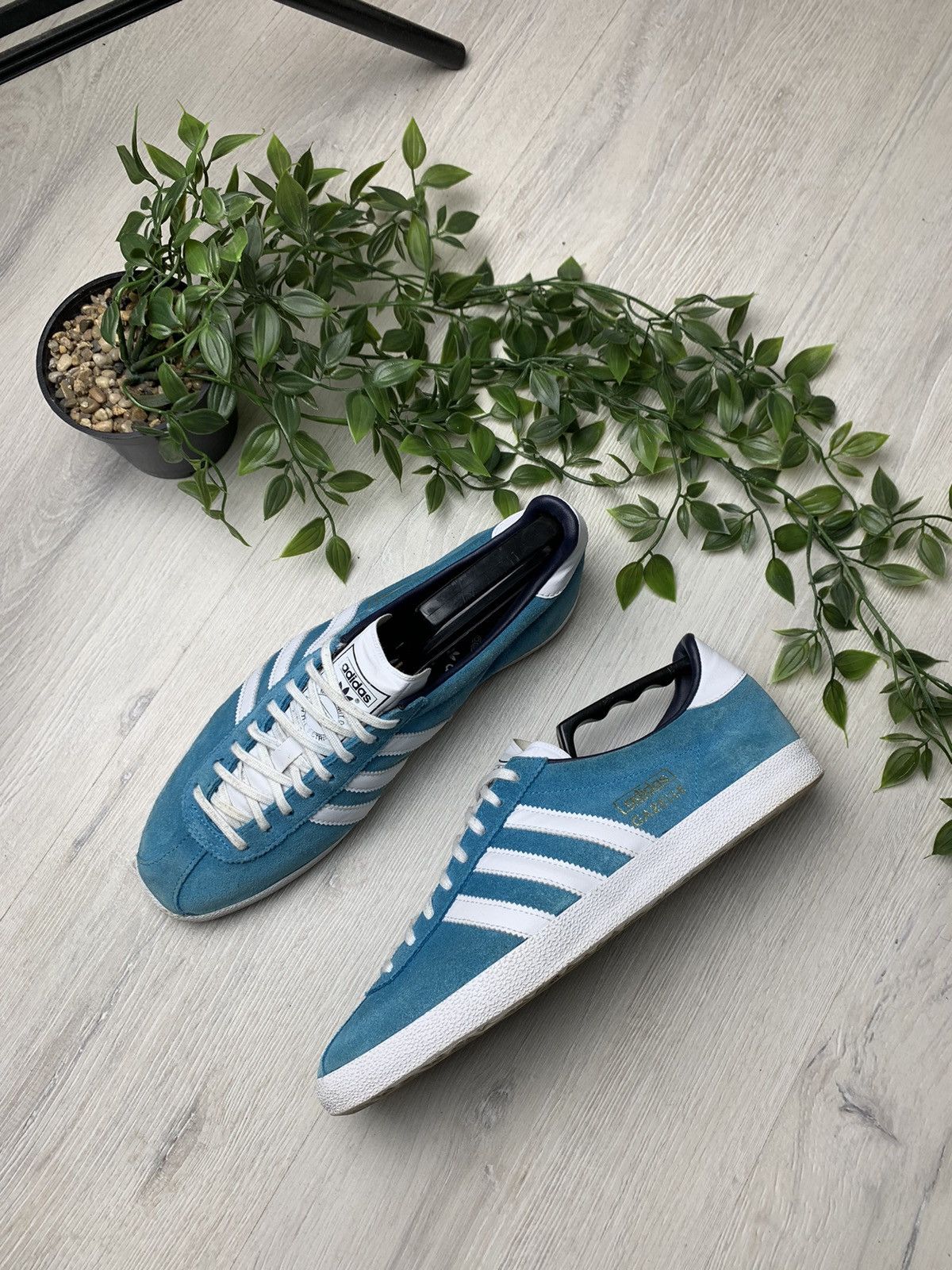 Adidas Adidas Gazelle Casual Low Top Sneaker Size US 9.5 / EU 42-43 - 1 Thumbnail