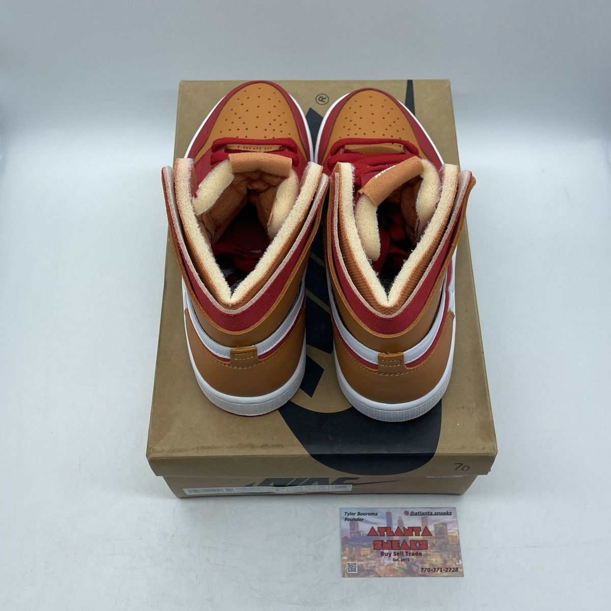 Nike Wmns Air Jordan 1 fire red hot curry Size US 7 / IT 37 - 6 Thumbnail