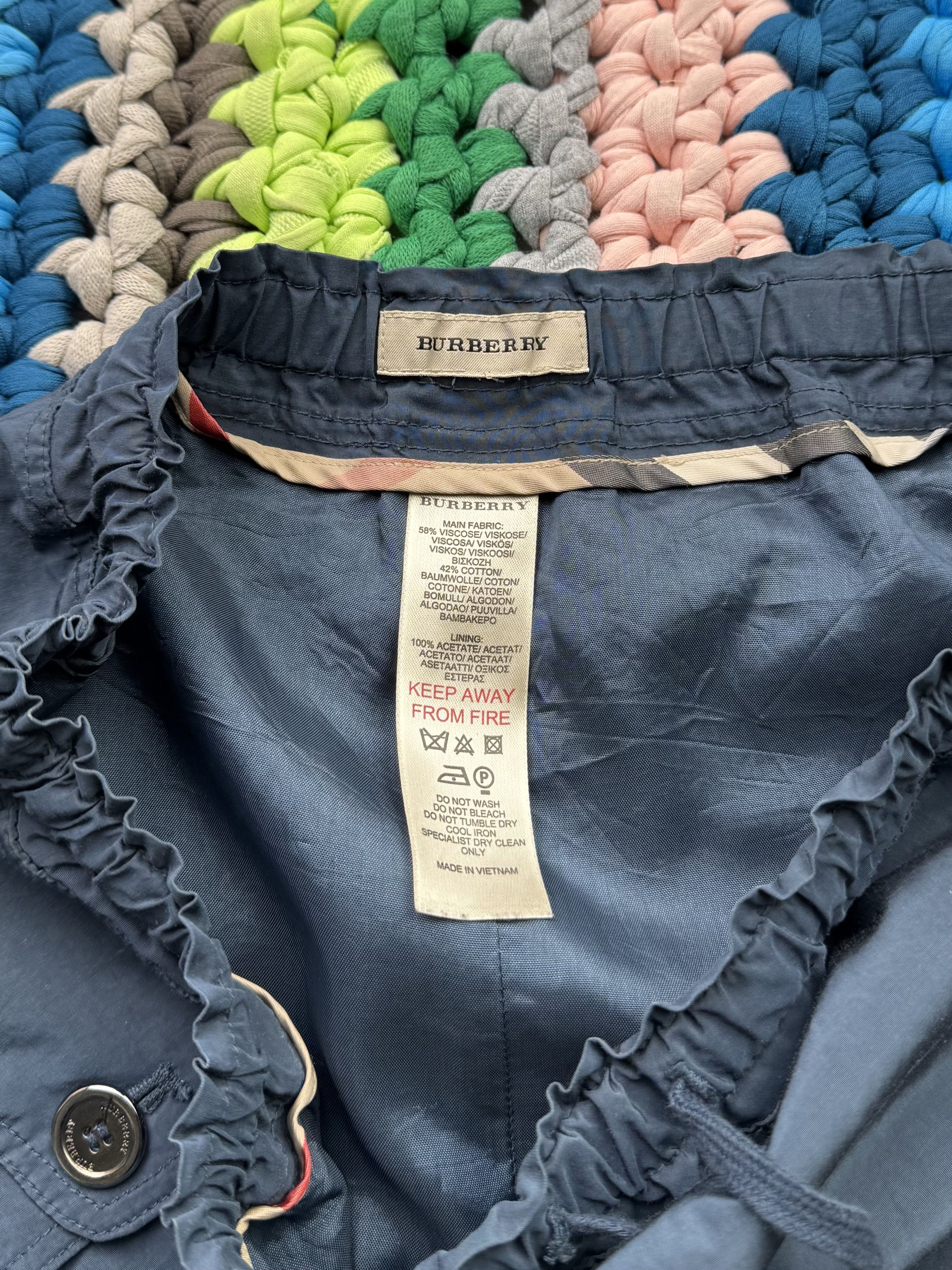 Burberry Burberry Vintage Mini Skirt (V163)(D10) Size 27" / US 4 / IT 40 - 6 Thumbnail
