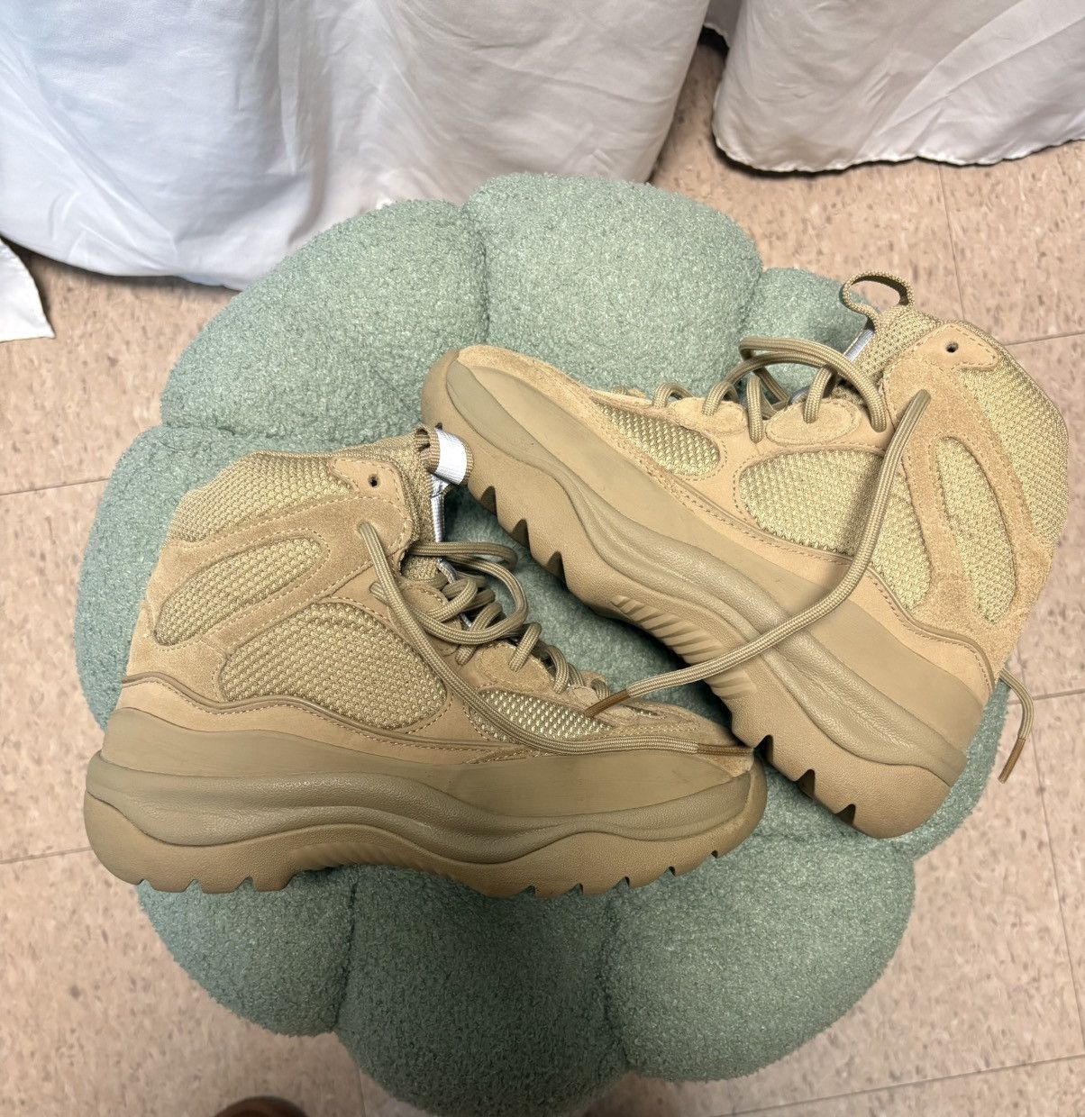Yeezy 2019 Yeezy Wmns Season 7 Desert Boot 'Taupe' Size US 7.5 / IT 37.5 - 1 Thumbnail