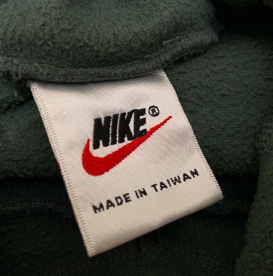 Nike VINTAGE 90s NIKE COURT CENTER HOODIE FLEECE EMBROIDERED LOGO Size US L / EU 52-54 / 3 - 12 Thumbnail