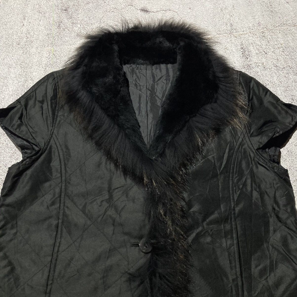 Japanese Brand 2000s Japanese Brand Trim Fur Vest Jacket Vkei Gothic Grunge Size US L / EU 52-54 / 3 - 3 Thumbnail