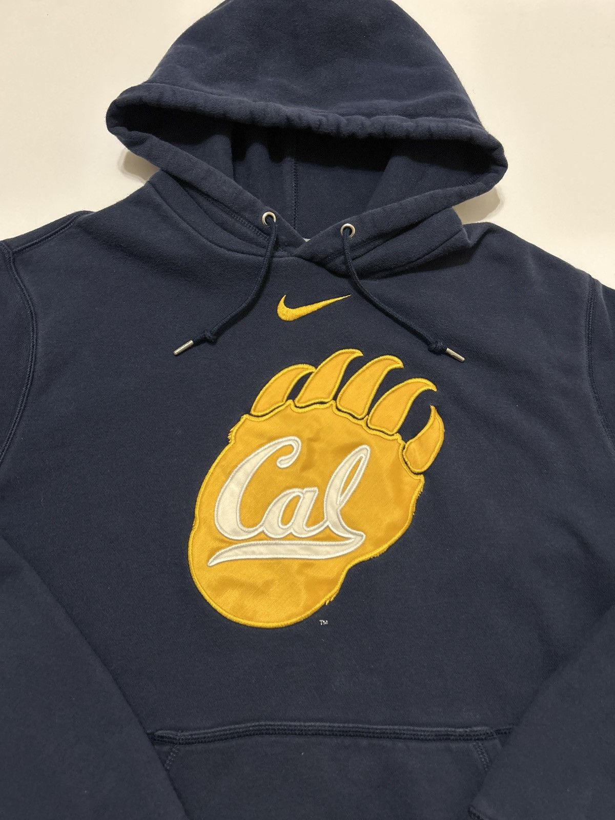Nike Vintage Nike California Bears Big Logo Center Swoosh Hoodie Size US XL / EU 56 / 4 - 2 Thumbnail
