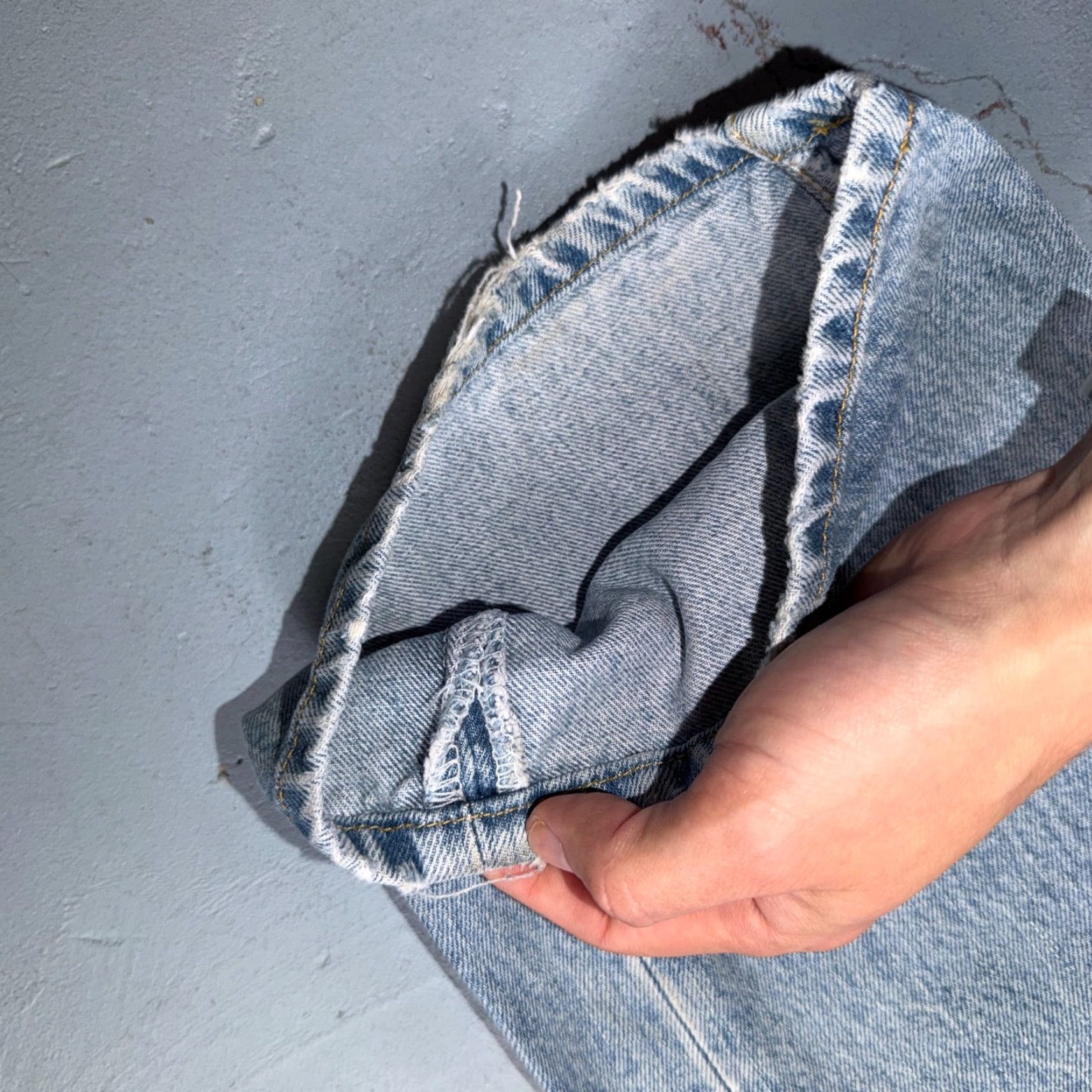 Levi's VINTAGE Levi's 501 Jeans 90s XX Straight Leg Blue Light Wash 38x34 Mens Size US 38 / EU 54 - 4 Thumbnail