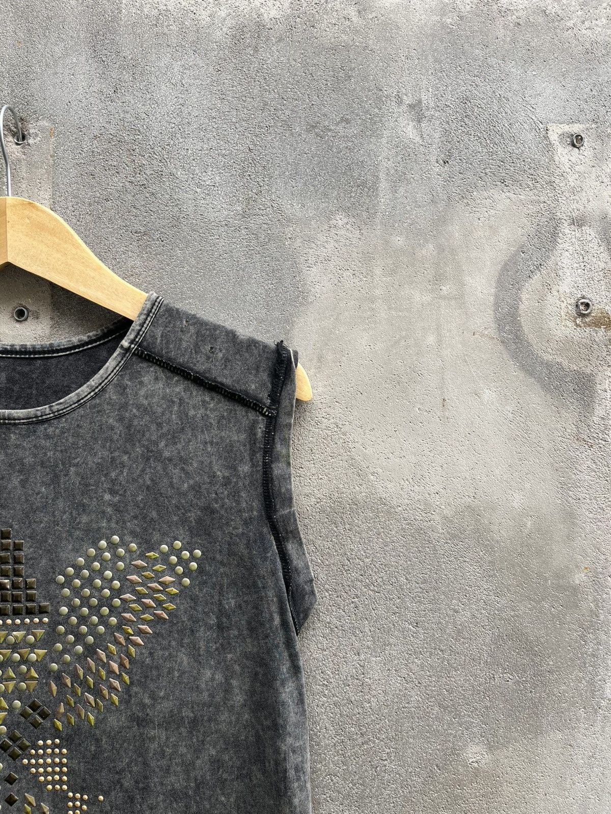 Le Grande Bleu (L.G.B.) Acid Wash Studded Sleeveles Tee – Zipper Split Hem Rock Punk Size US M / EU 48-50 / 2 - 4 Thumbnail