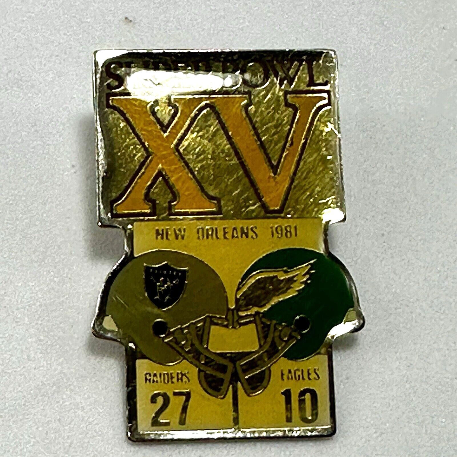 NFL 1981 NFL Super Bowl XV Hat Cap Pin Raiders VS Eagles Mancave Size ONE SIZE - 2 Thumbnail