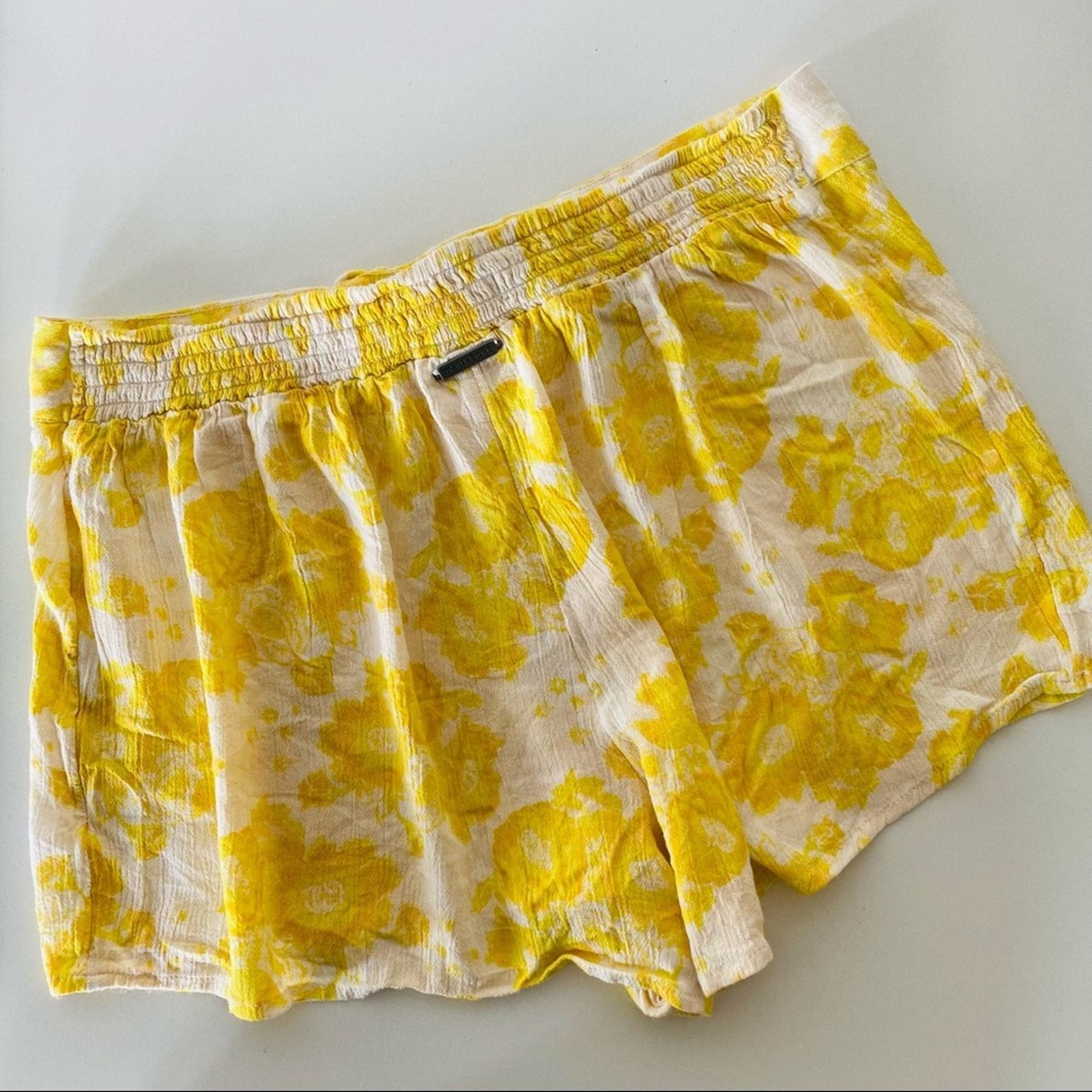 Billabong BILLABONG Yellow White Printed Beach Lounge Tie Mini Shorts Size 28" / US 6 / IT 42 - 4 Thumbnail