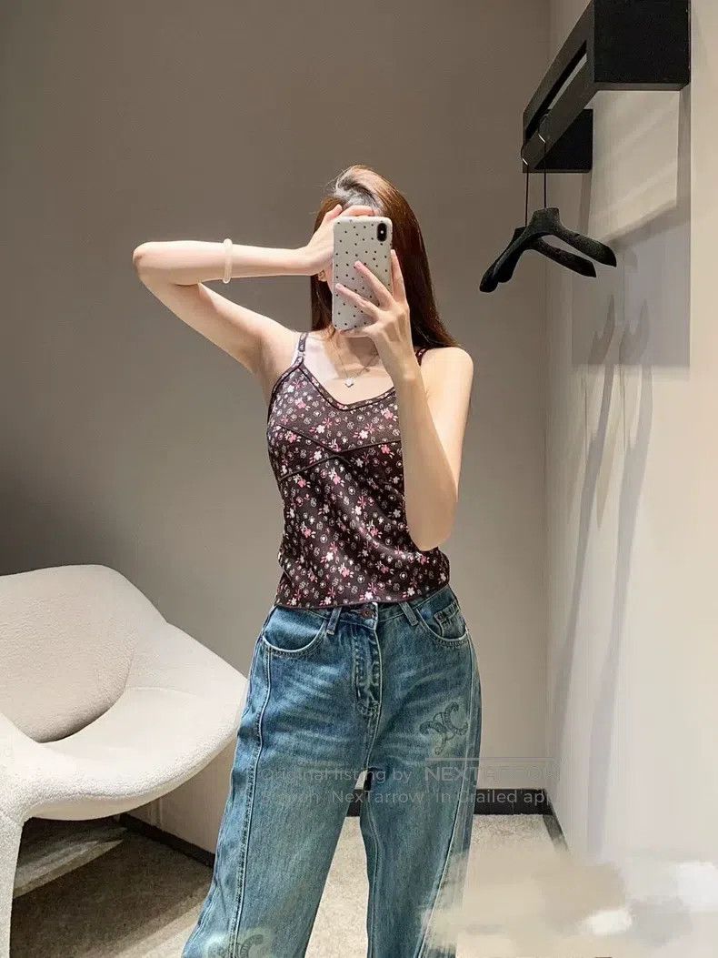 Chanel Chanel 24B small flower suspender vest Size XS / US 0-2 / IT 36-38 - 8 Thumbnail
