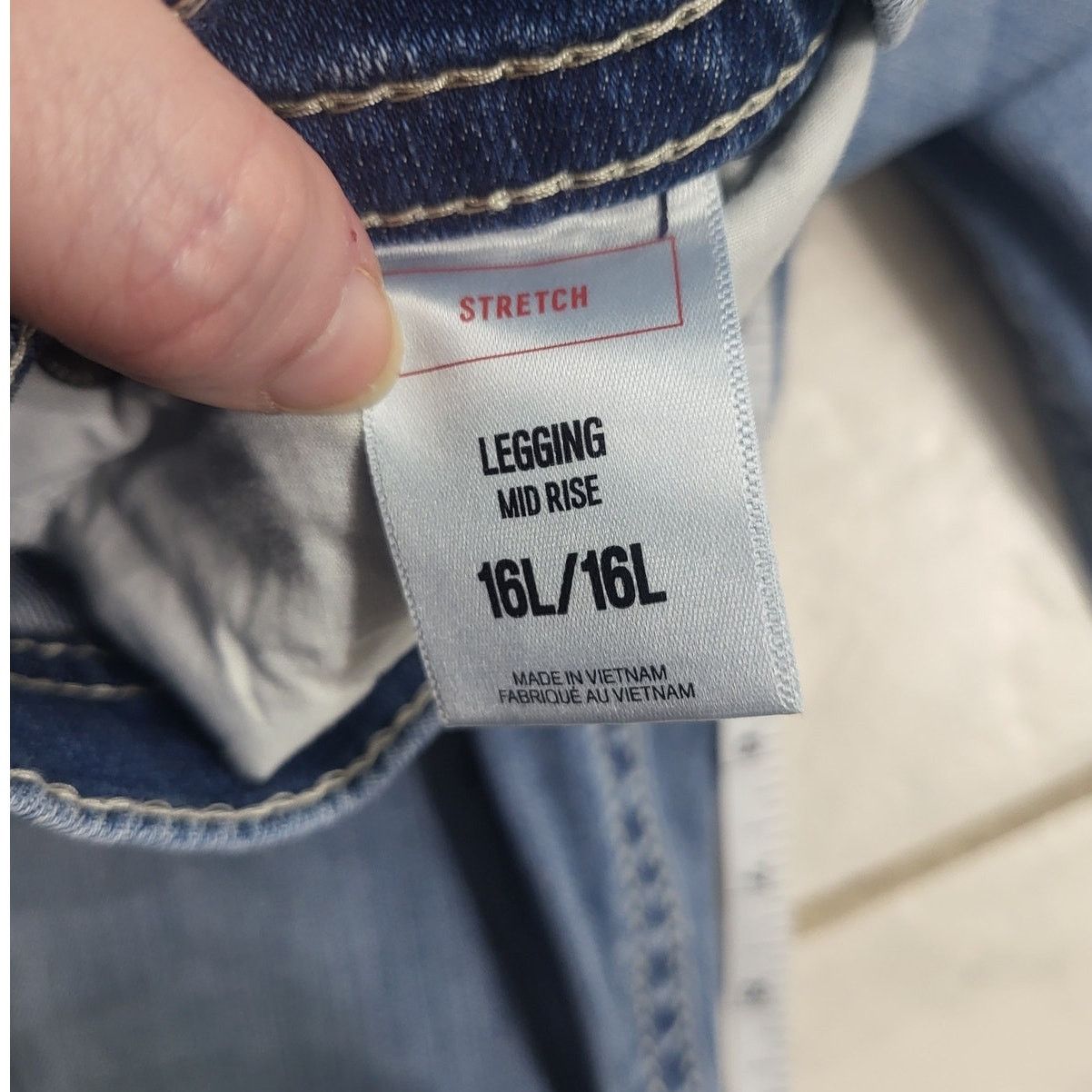 Express Express Light Wash Stretch + Mid Rise Legging Jeans - Sz 16L Size 38" / US 16 / IT 52 - 5 Thumbnail