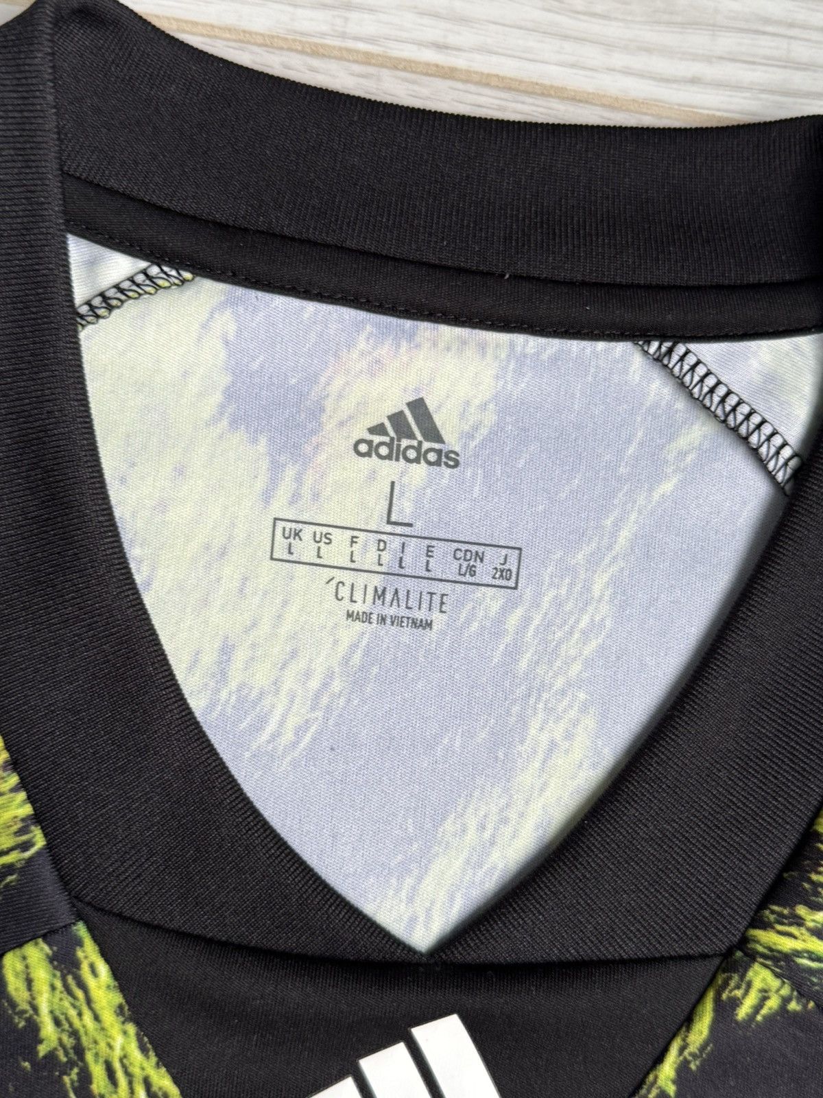 Vintage Manchester United Pre Match jersey 2018 kit shirt Adidas Size US L / EU 52-54 / 3 - 4 Thumbnail