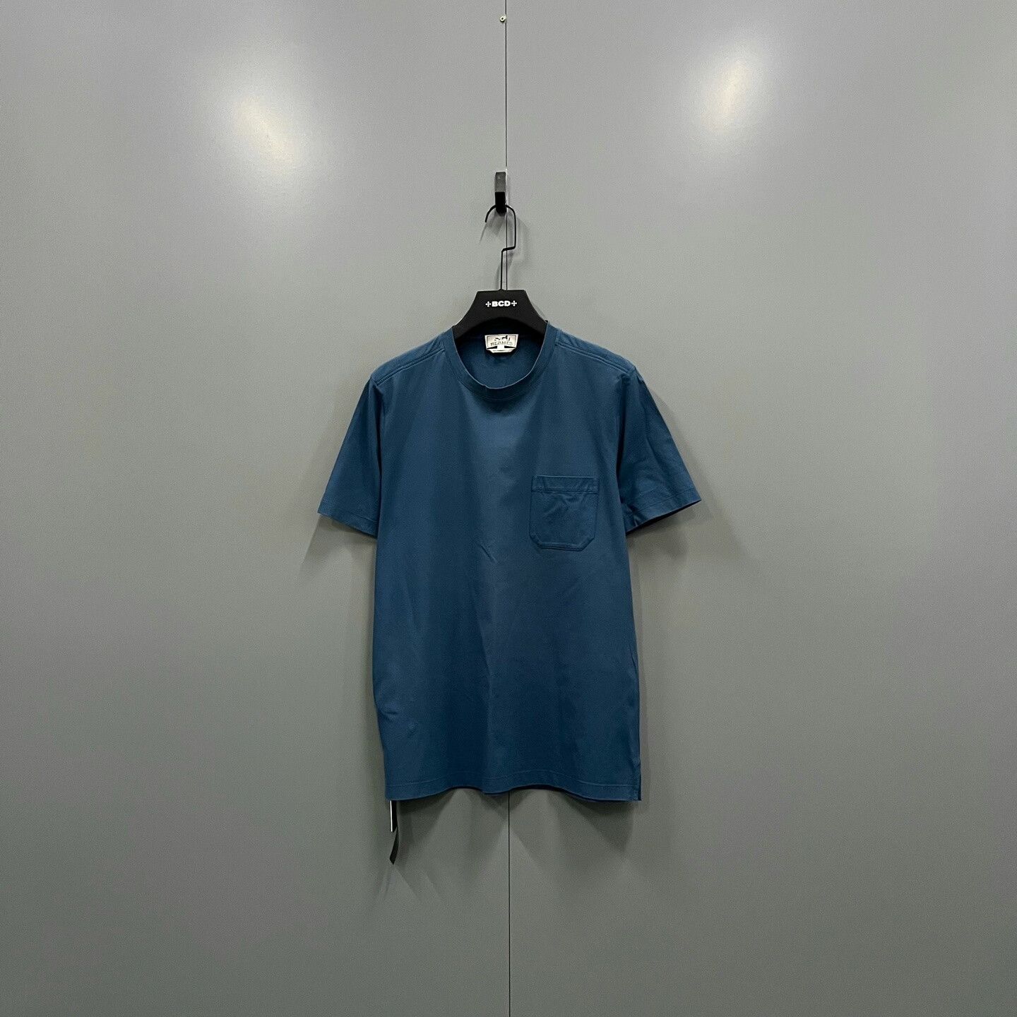 Hermes Hermes Solid Crew Neck Pocket Short Sleeve Size US L / EU 52-54 / 3 - 1 Thumbnail