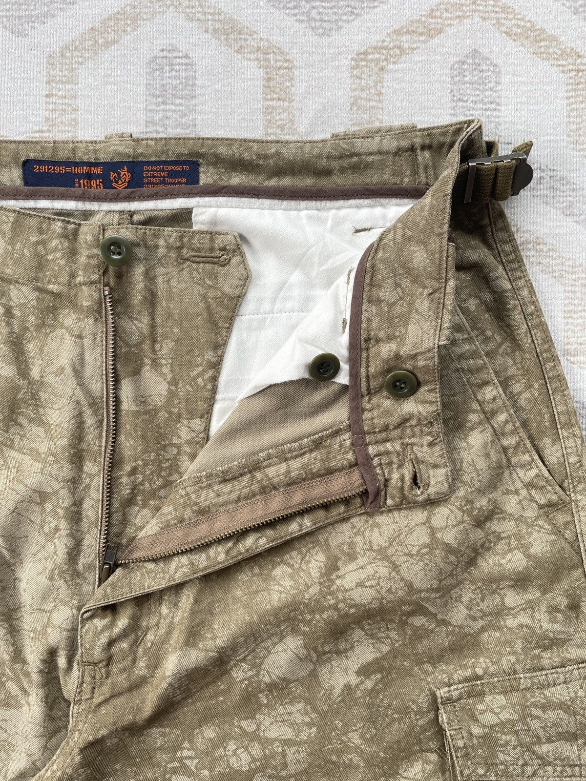 If Six Was Nine × Japanese Brand × Vintage 291295 = Homme Camouflage Cargo Short Size US 33 - 4 Thumbnail