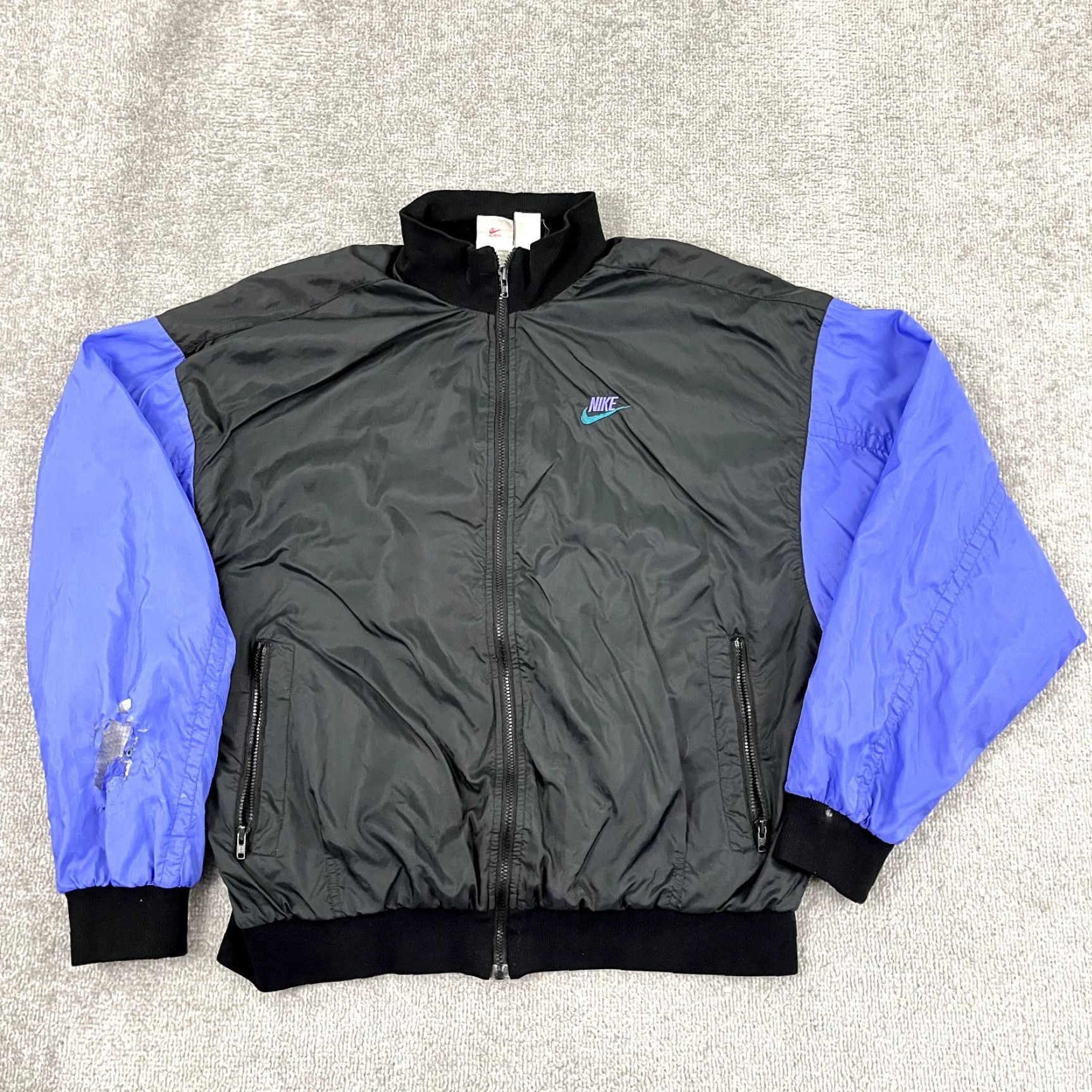 Nike VINTAGE Nike Jacket Mens L Black Purple Windbreaker Swoosh Track Retro 90s Wind-Resistant Nylon Blended Lightweight Outdoor Casual Sports Size US L / EU 52-54 / 3 - 3 Thumbnail