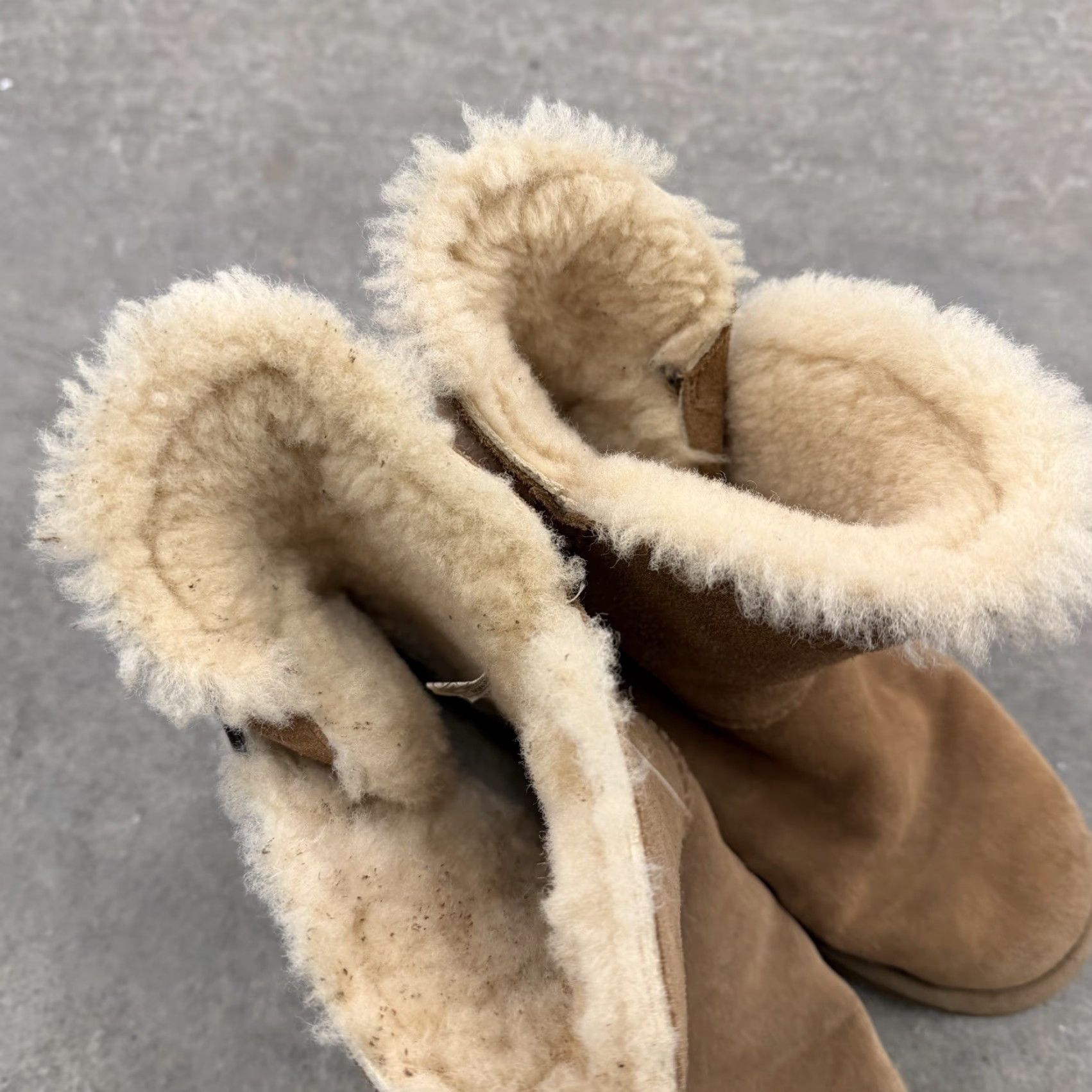 Ugg UGG Boots Constantine Womens 8 Chestnut Suede Leather Sheepskin Winter 1018629 Boots Womens 8 Chestnut Suede Leather Sheepskin Winter 1018629 Size US 8 / IT 38 - 3 Thumbnail