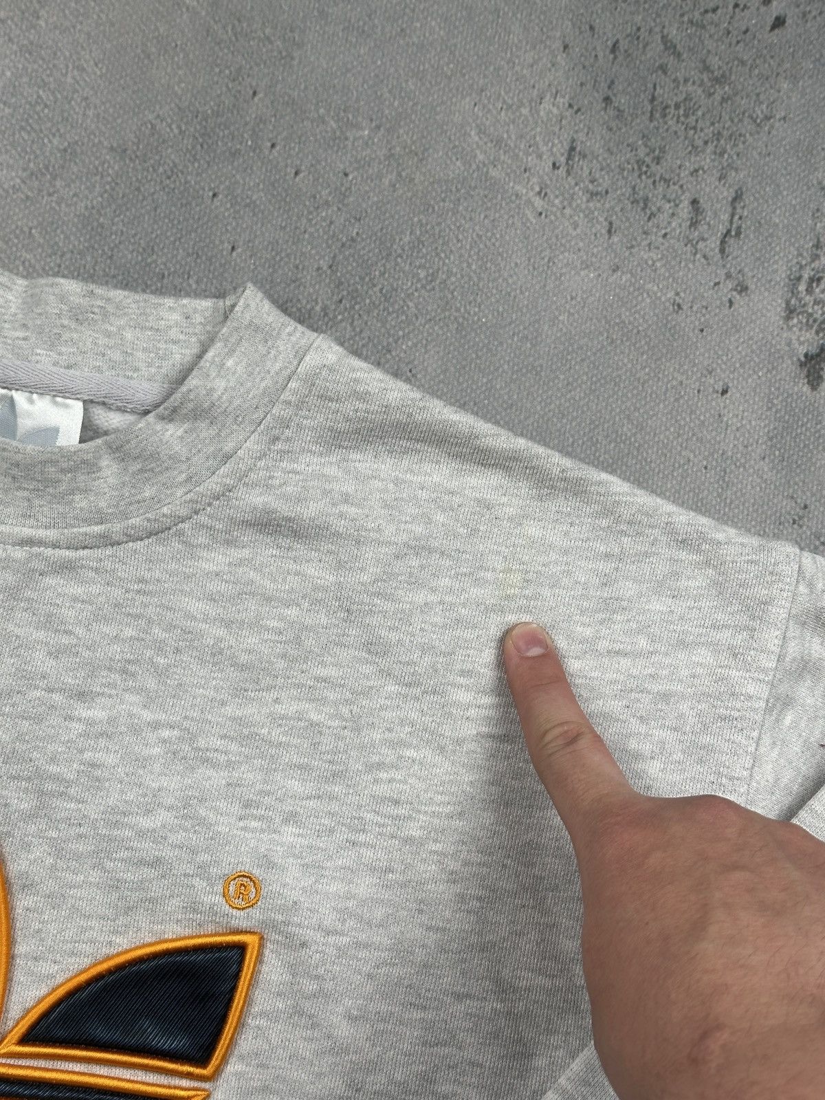 Adidas Vintage Adidas 80s Originals Big Trefoil Sweatshirt Grey 90s Size US S / EU 44-46 / 1 - 7 Thumbnail