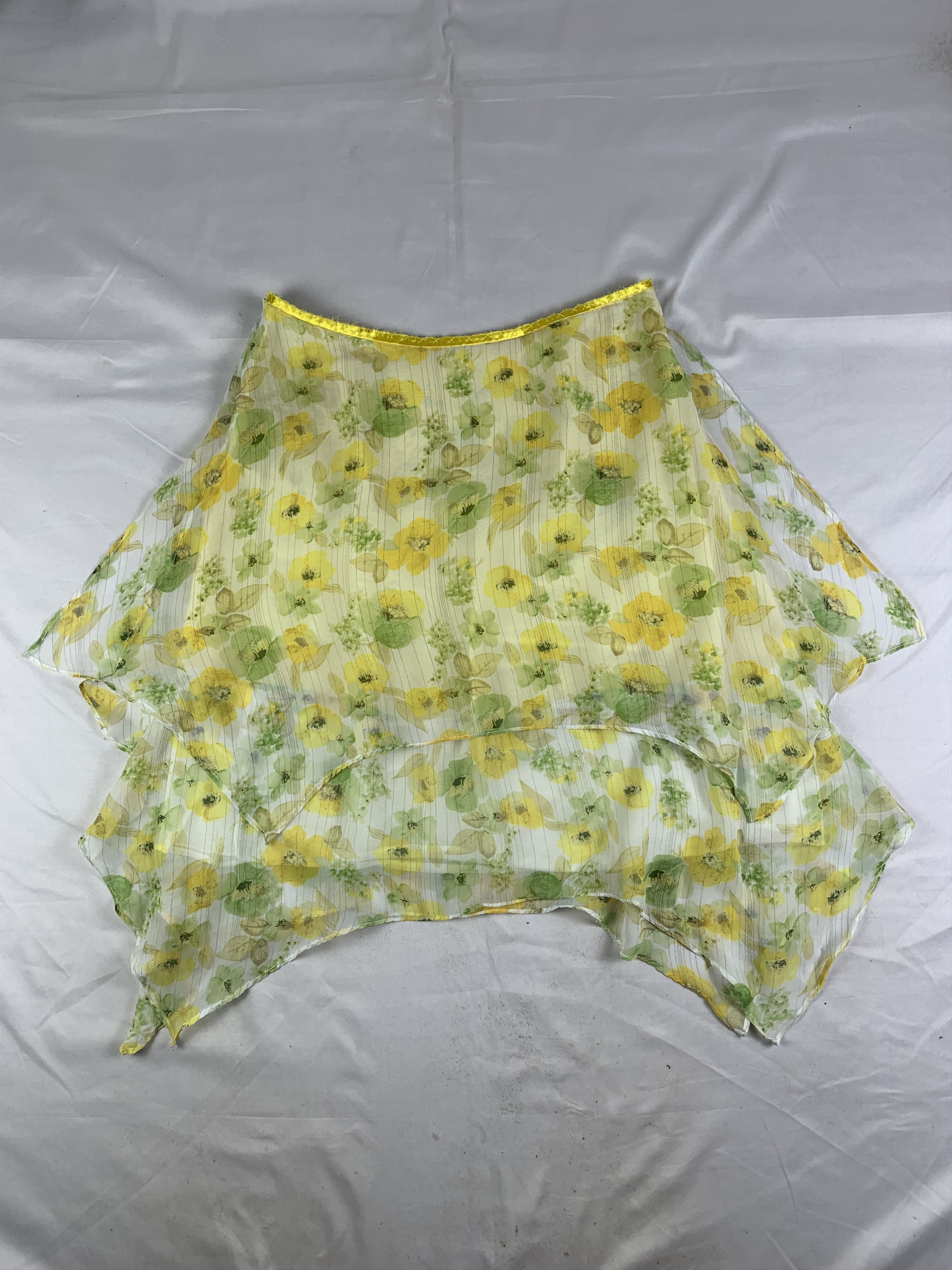 Japanese Brand 2000s Floral Ruffle Mesh Skirt (29) Size 29" - 1 Thumbnail