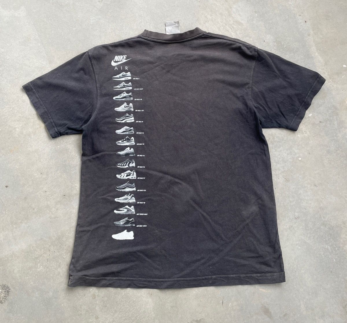 Nike VINTAGE DISTRESSED WELLFADED AIRMAX TEE Size US M / EU 48-50 / 2 - 5 Thumbnail
