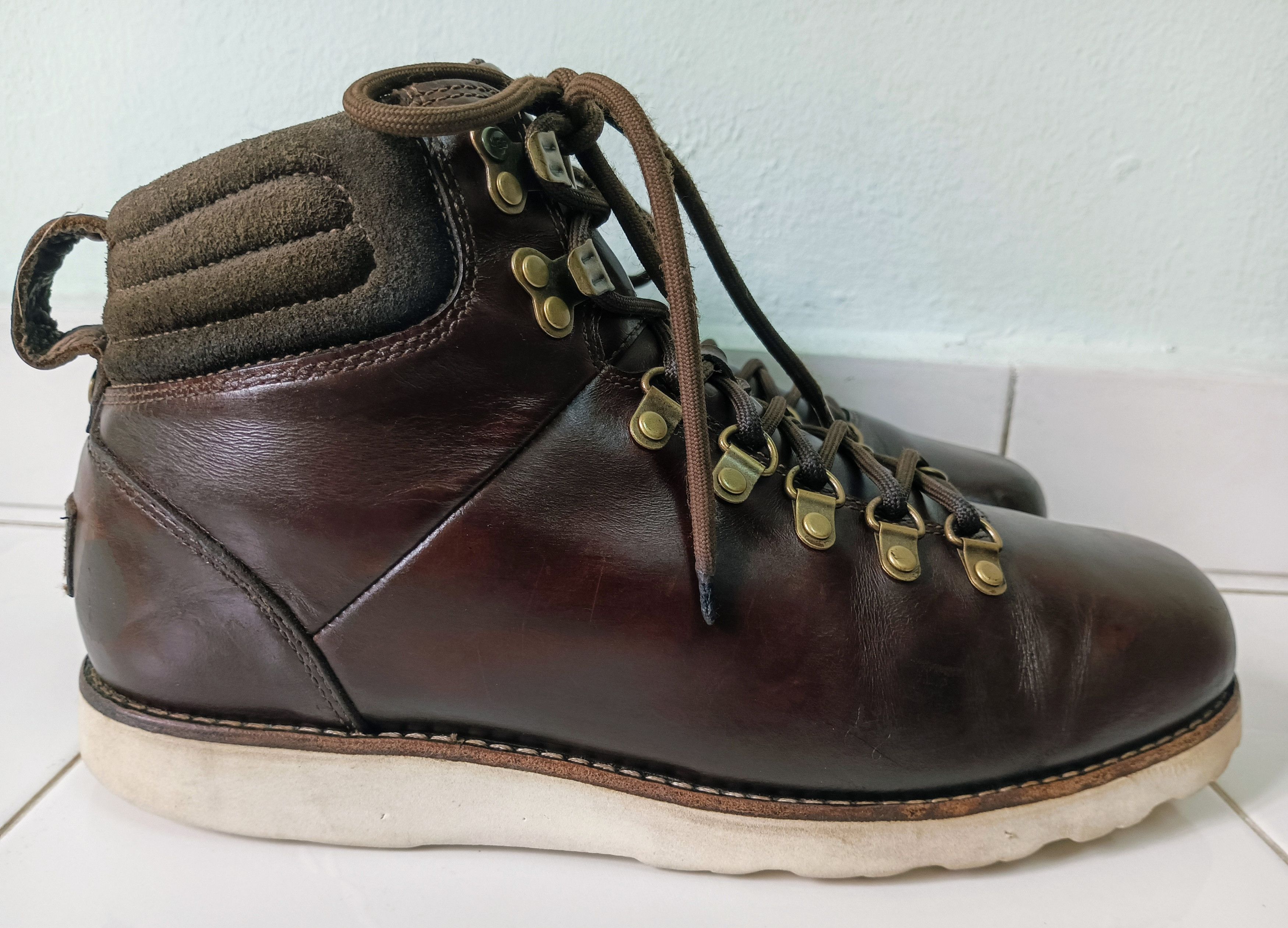 Ugg × Vibram UGG Capulin Mens Leather Waterproof Boots S/N 3238 Size US 10 / EU 43 - 6 Thumbnail