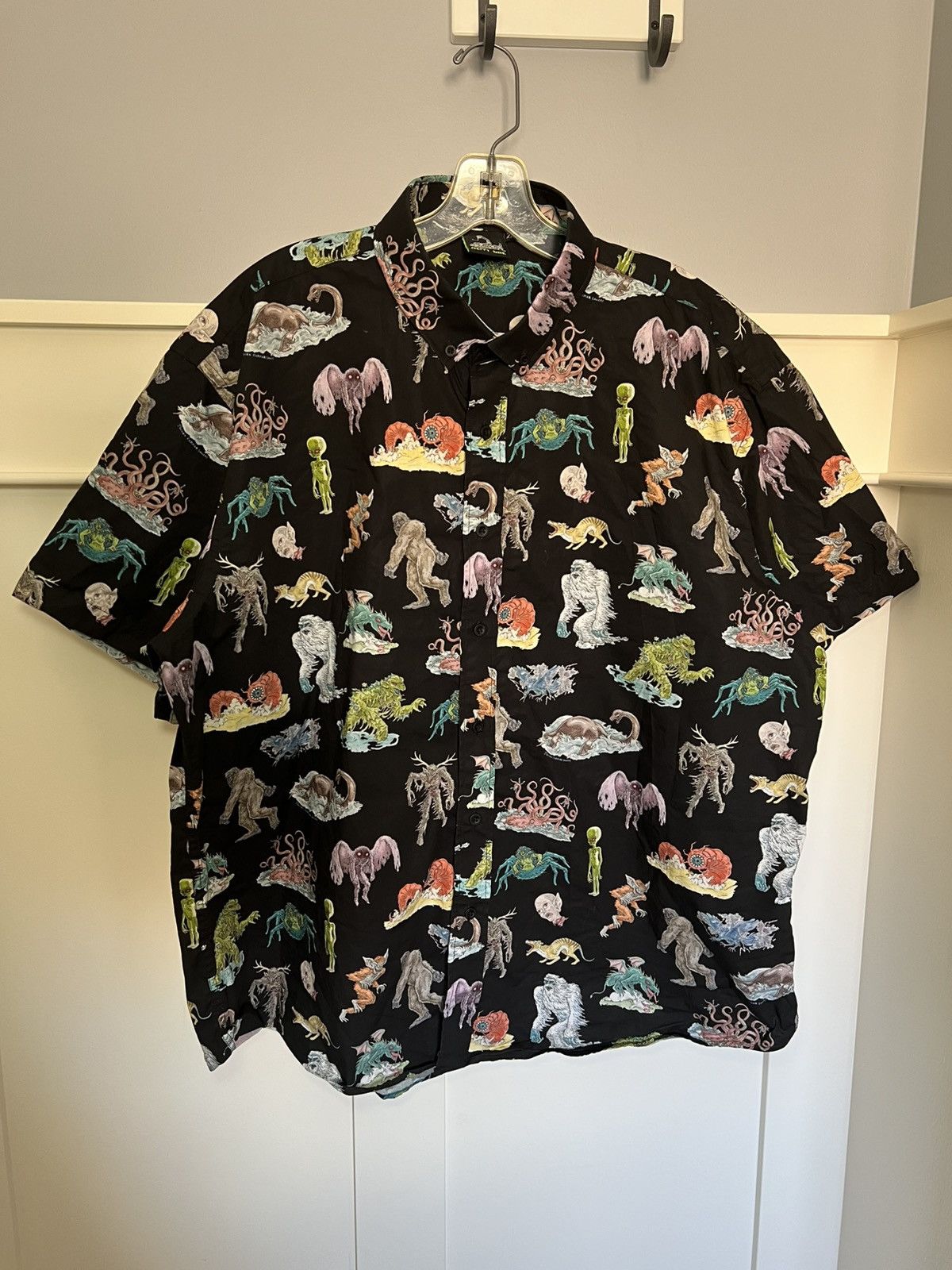 Vintage Vintage Pretty Snake freak of nature print button up t-shirt Size US XL / EU 56 / 4 - 1 Thumbnail