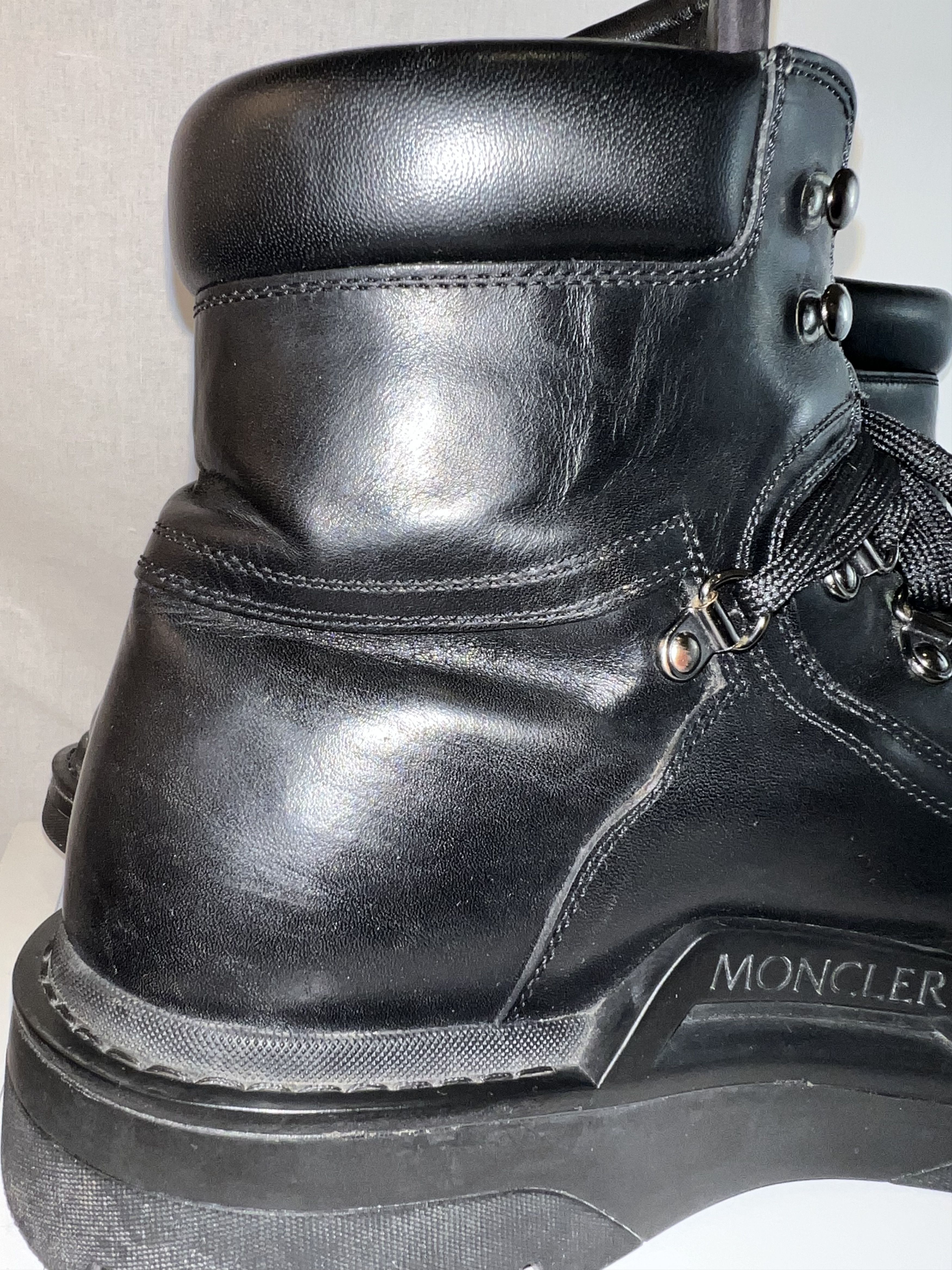 Moncler Moncler - Gently Worn Hiking Boot in Smooth Leather Size 11 Size US 11 / EU 44 - 14 Thumbnail