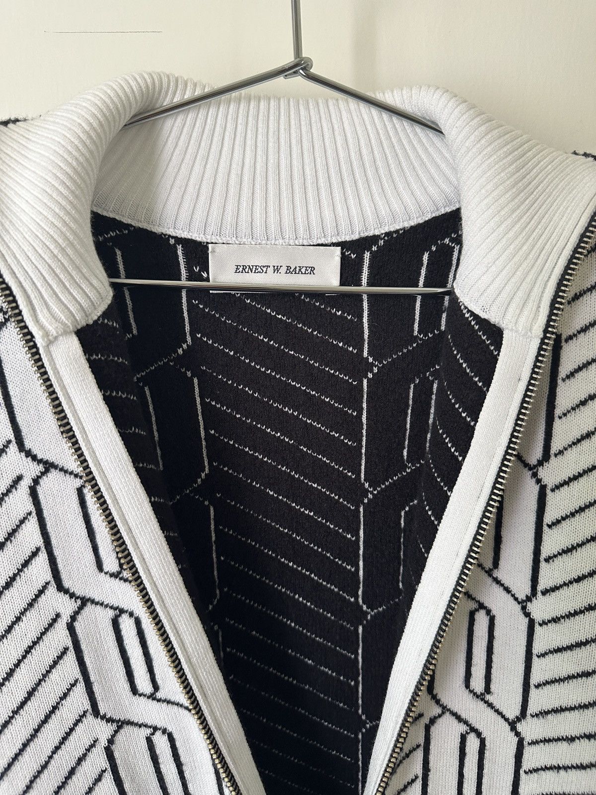 Ernest W. Baker White Jacquard Sweater Ernest W. Baker Size US M / EU 48-50 / 2 - 3 Thumbnail