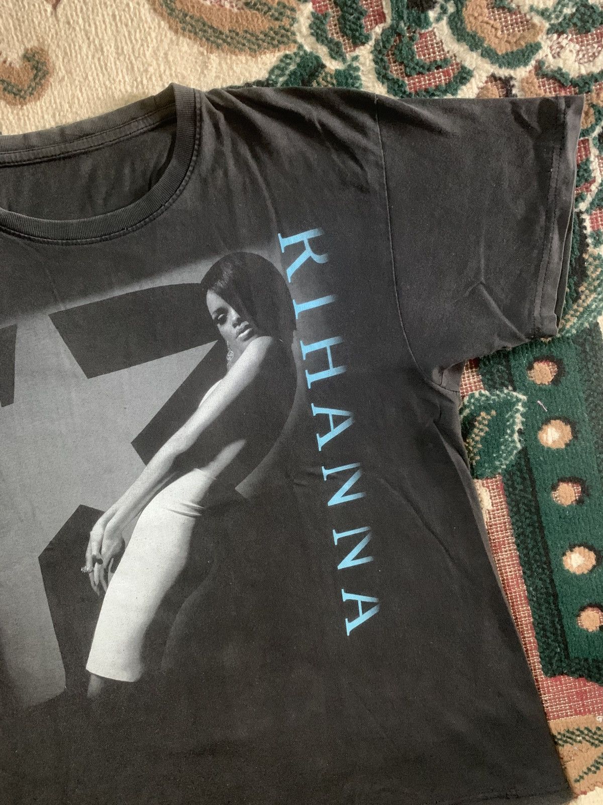 Vintage Vintage Rihanna Size US M / EU 48-50 / 2 - 9 Thumbnail