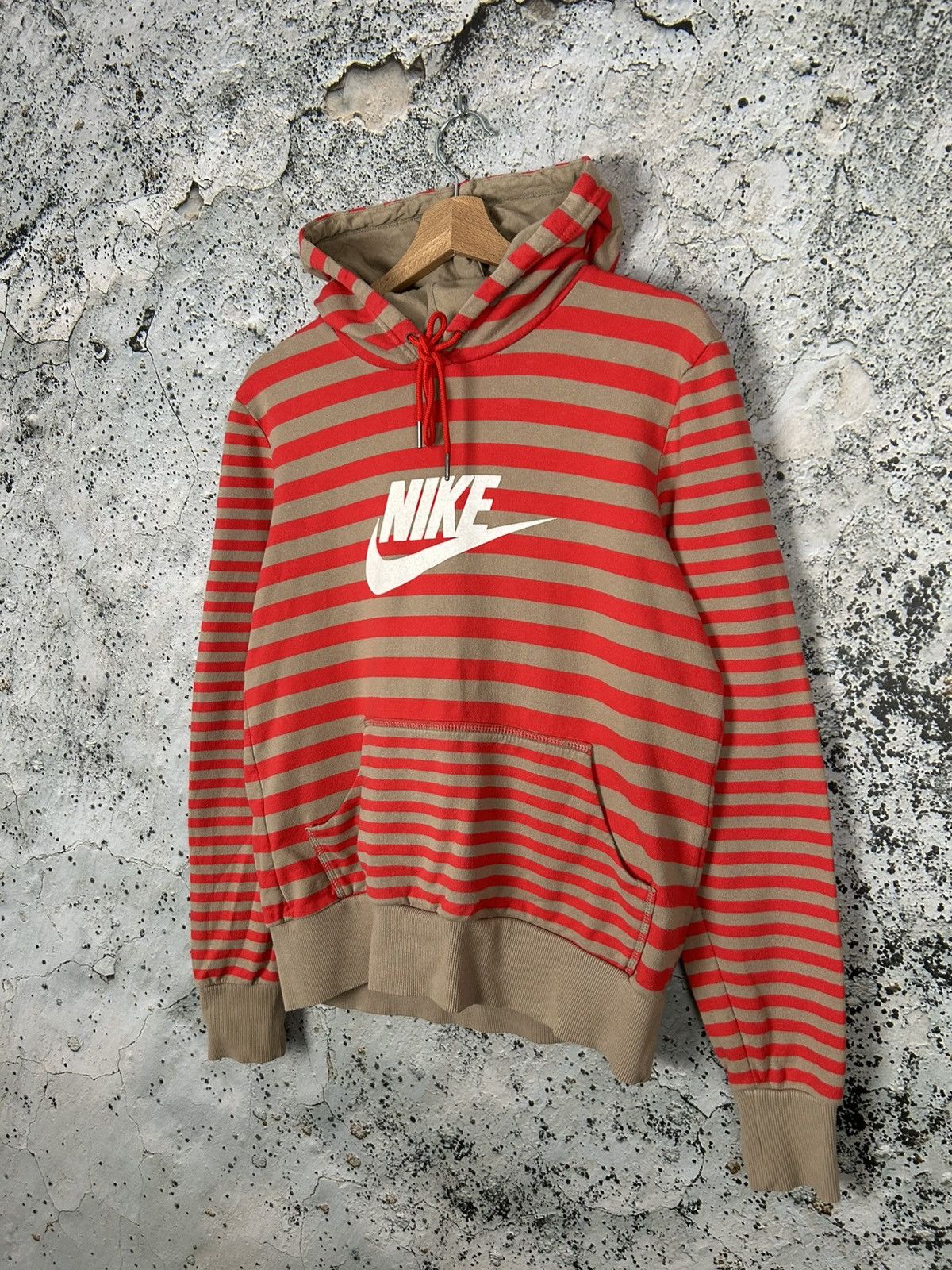 Nike Vintage Nike Center Logo Swoosh Stripe Hoodie Streetwear Size US M / EU 48-50 / 2 - 2 Thumbnail