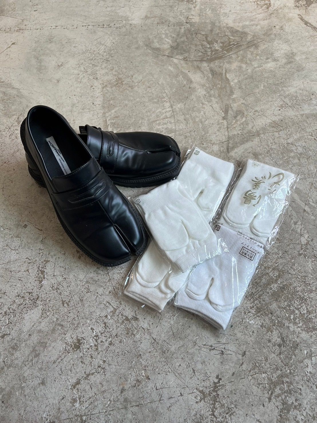Deluxeware × Japanese Brand 🧦 Tabi Socks 5 Packs Size ONE SIZE - 1 Thumbnail