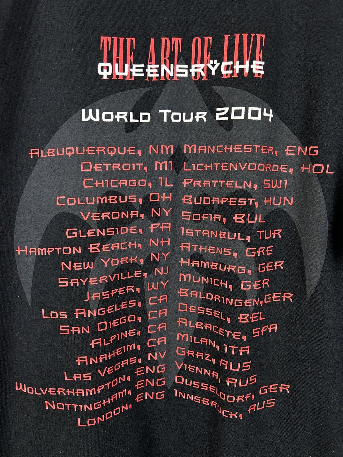 Band Tees 00s Vintage Queensryche 2004 Art Of Live World Tour T-Shirt Size US M / EU 48-50 / 2 - 5 Thumbnail