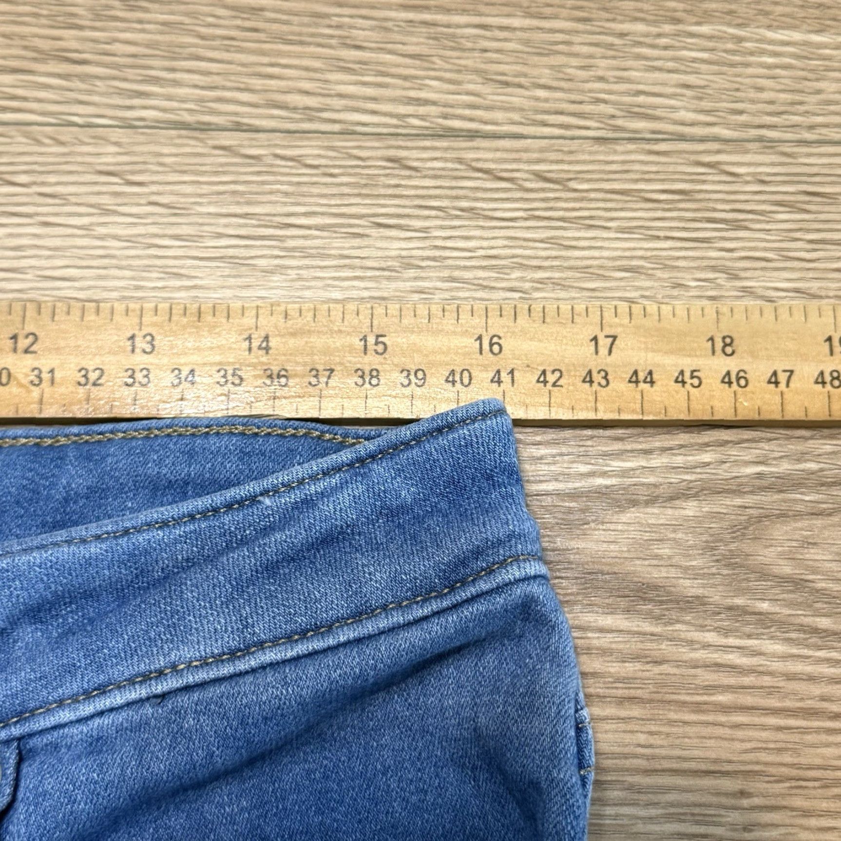 Levi's VINTAGE? No. Levi's 725 High Rise Bootcut Jeans Women's Size 32 Blue Denim Cotton Blend Spandex 31in Inseam 5-Pocket Regular Fit Size 24" / US 00 / IT 34 - 6 Thumbnail