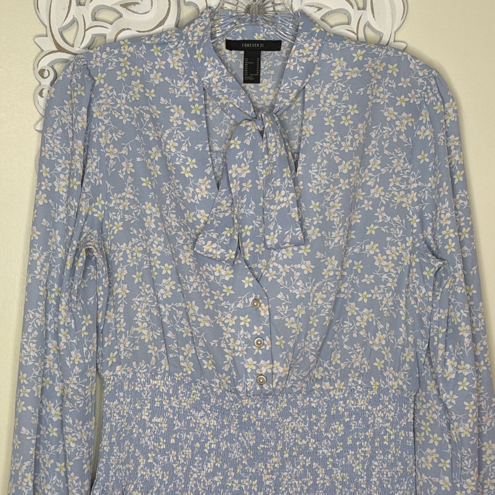 Forever 21 FOREVER 21 size M DRESS Button Neck Tie Daisy Floral BLUE Size M / US 6-8 / IT 42-44 - 2 Thumbnail
