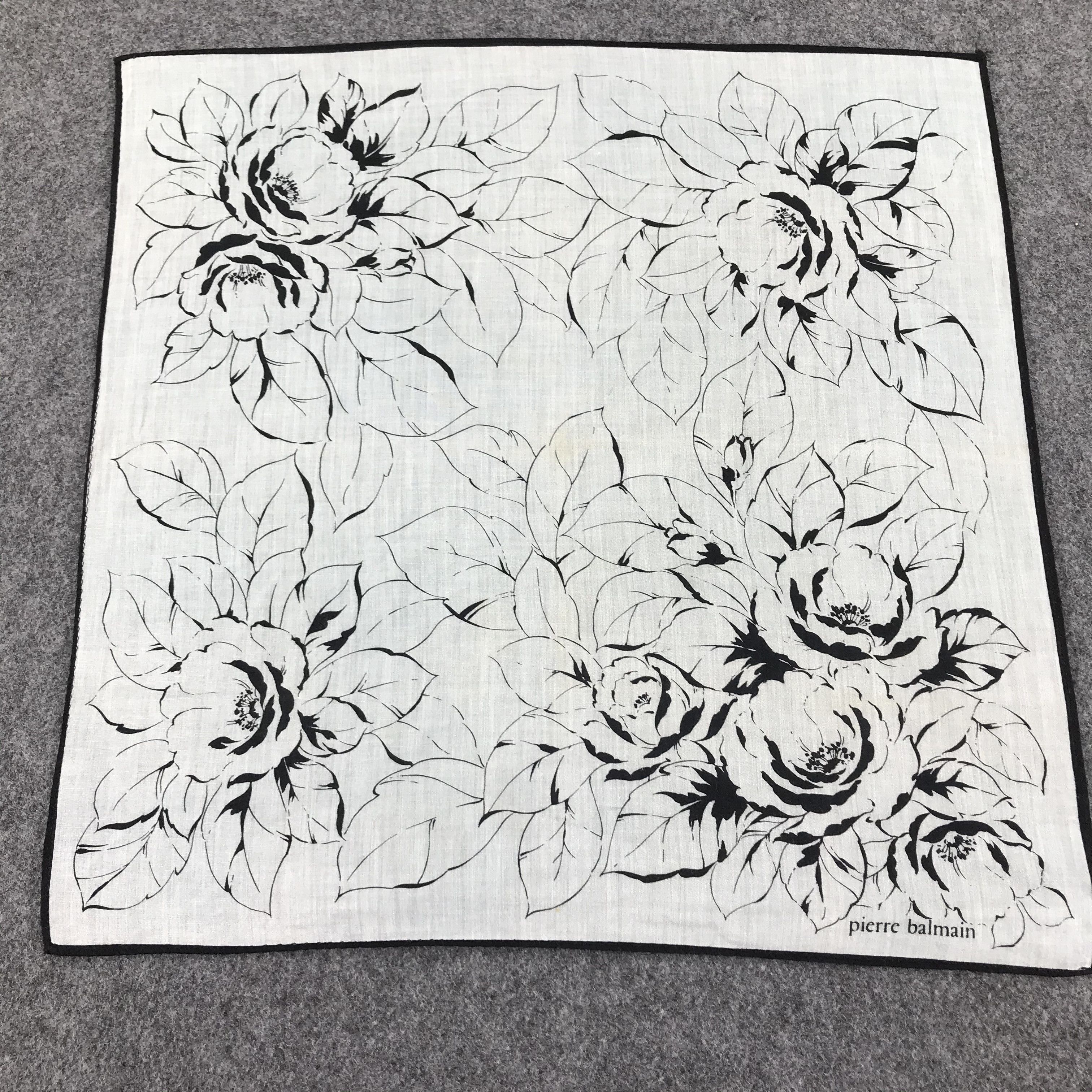 Pierre Balmain Pierre Balmain Handkerchief Neckerchief Bandana H186 Size ONE SIZE - 1 Thumbnail